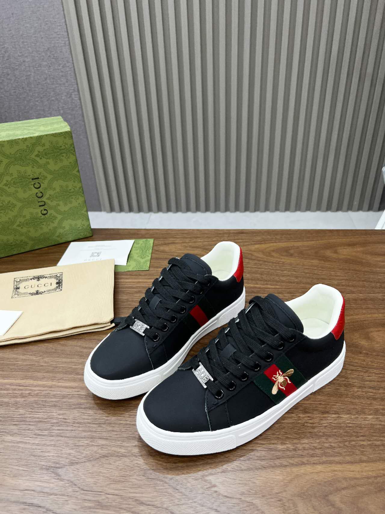 Gucci shoe
