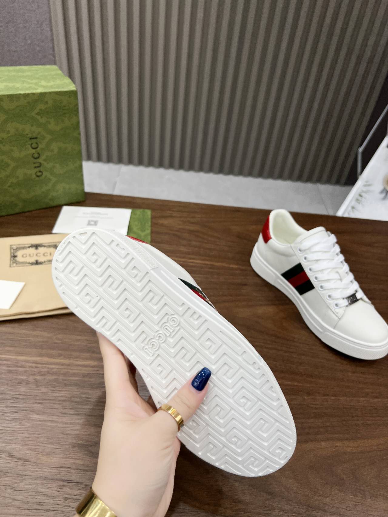 Gucci shoe