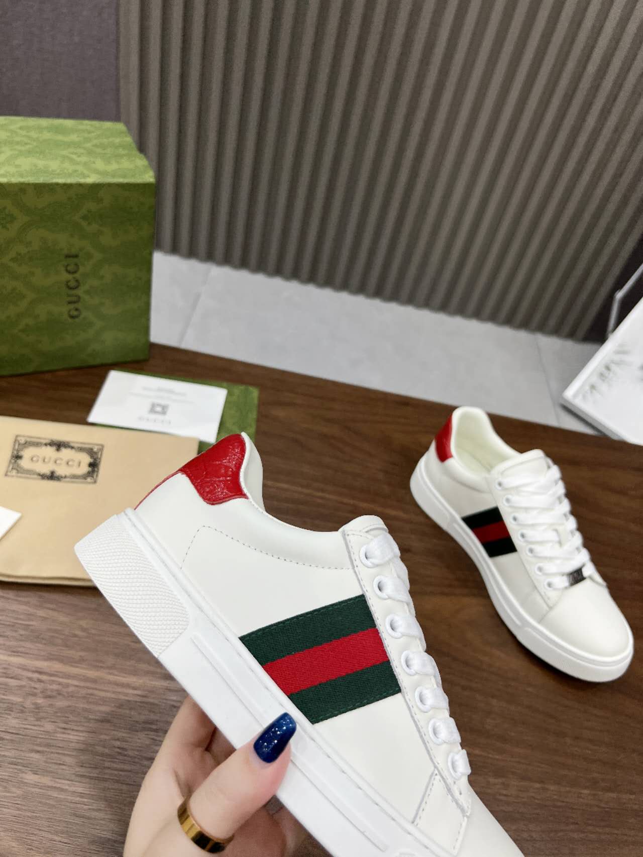 Gucci shoe