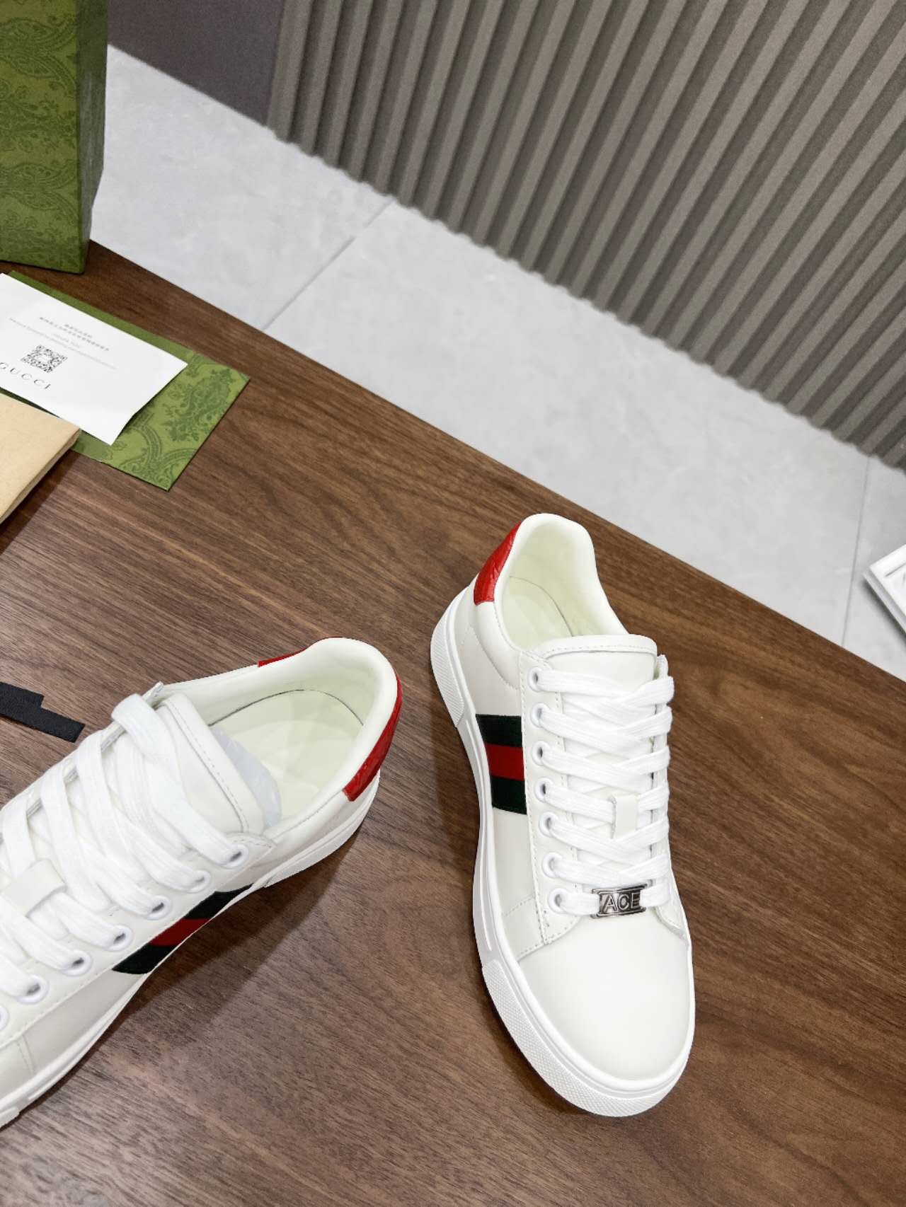 Gucci shoe