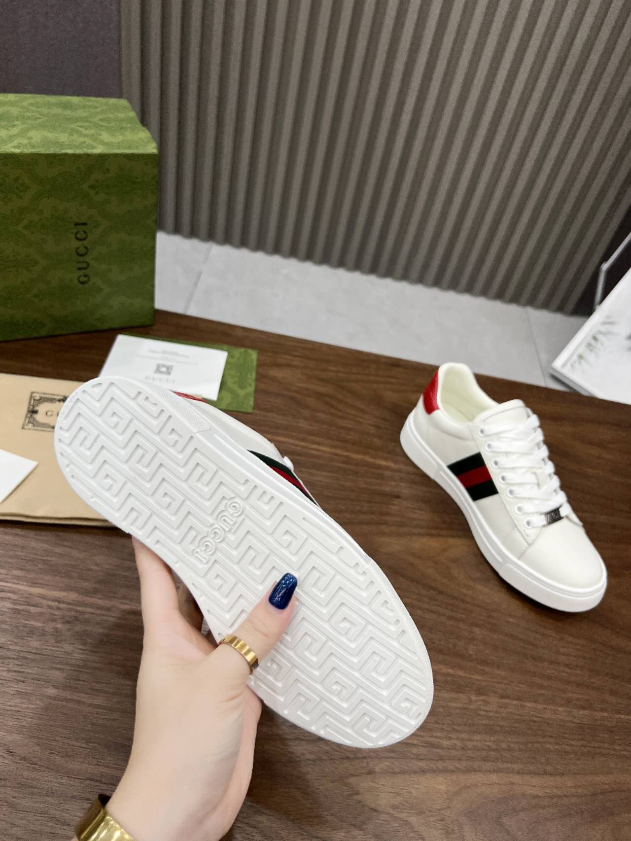 Gucci shoe