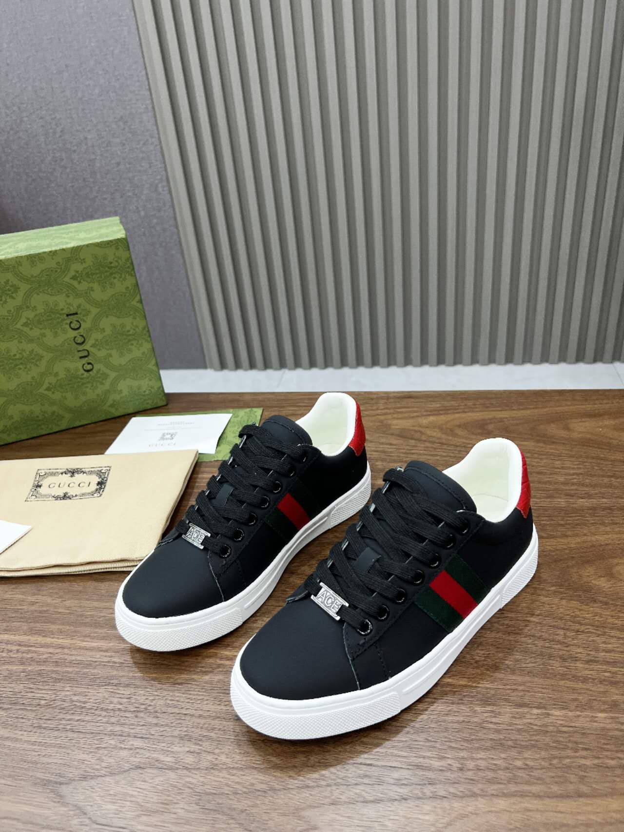 Gucci shoe