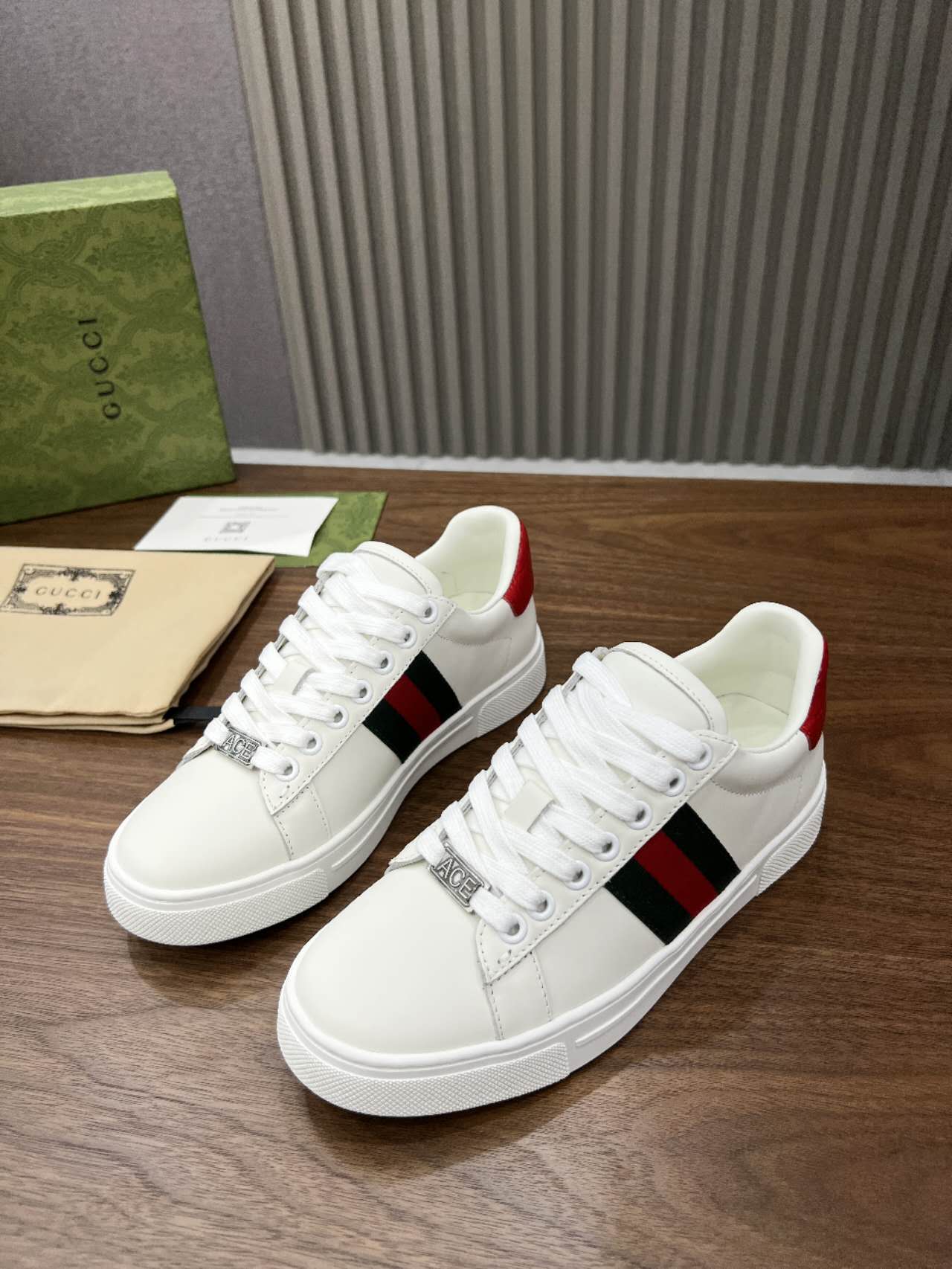 Gucci shoe