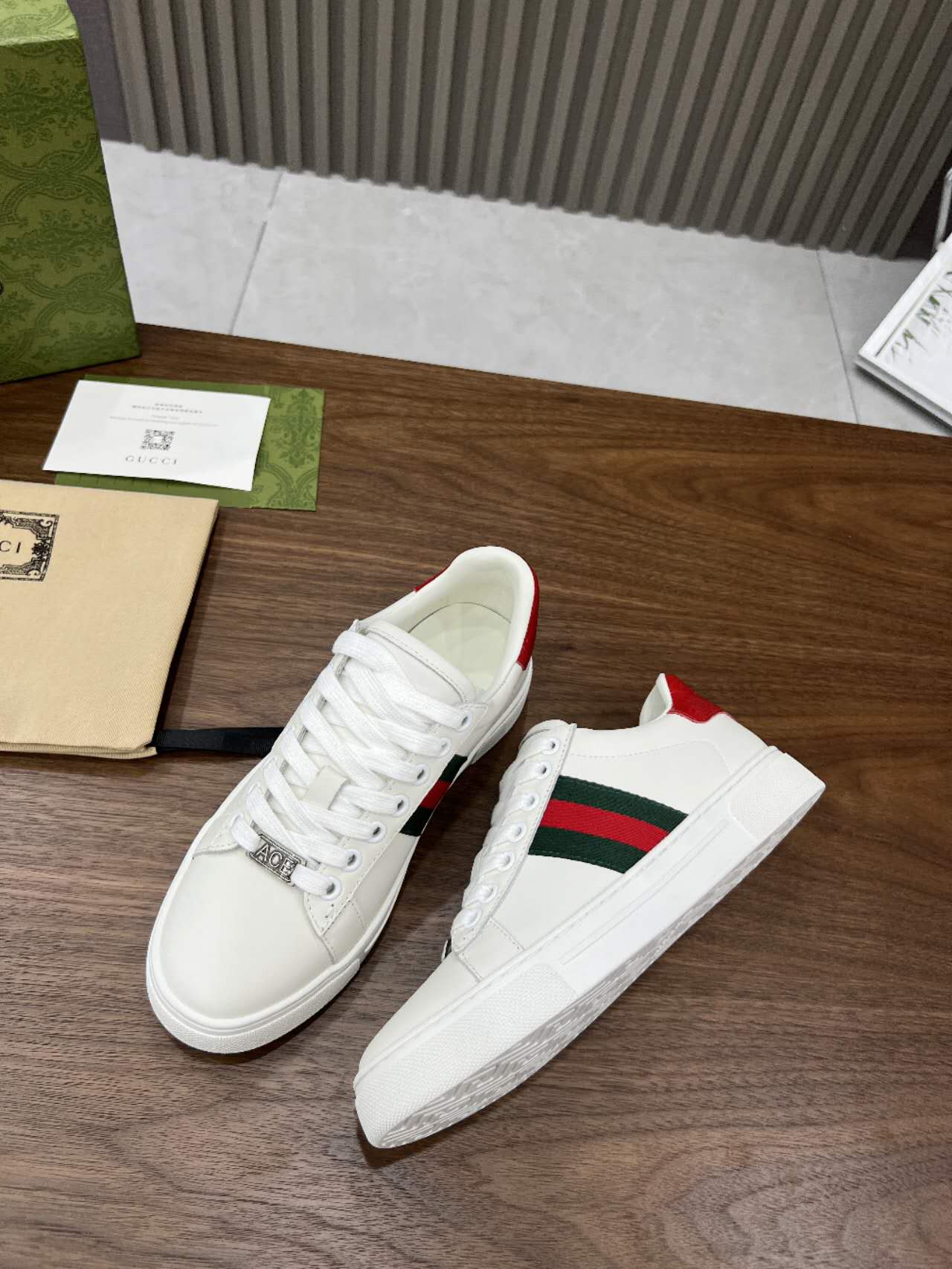 Gucci shoe