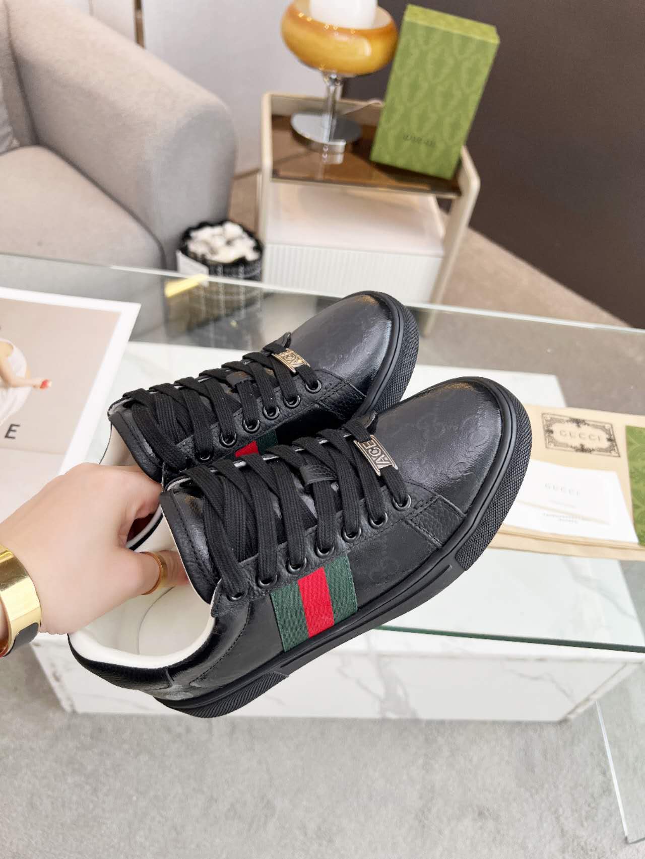 Gucci shoe
