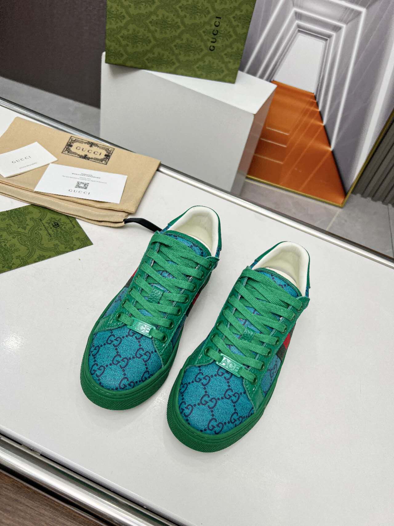 Gucci shoe