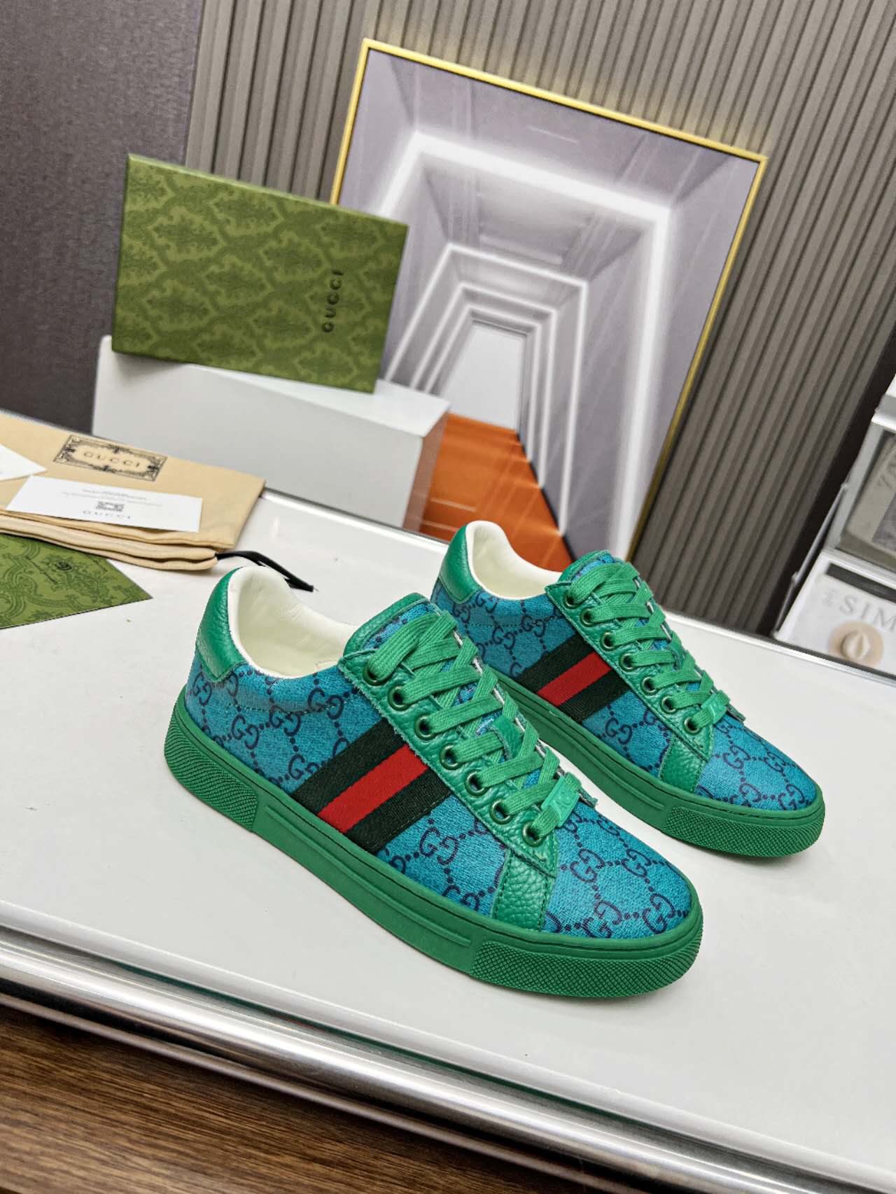 Gucci shoe