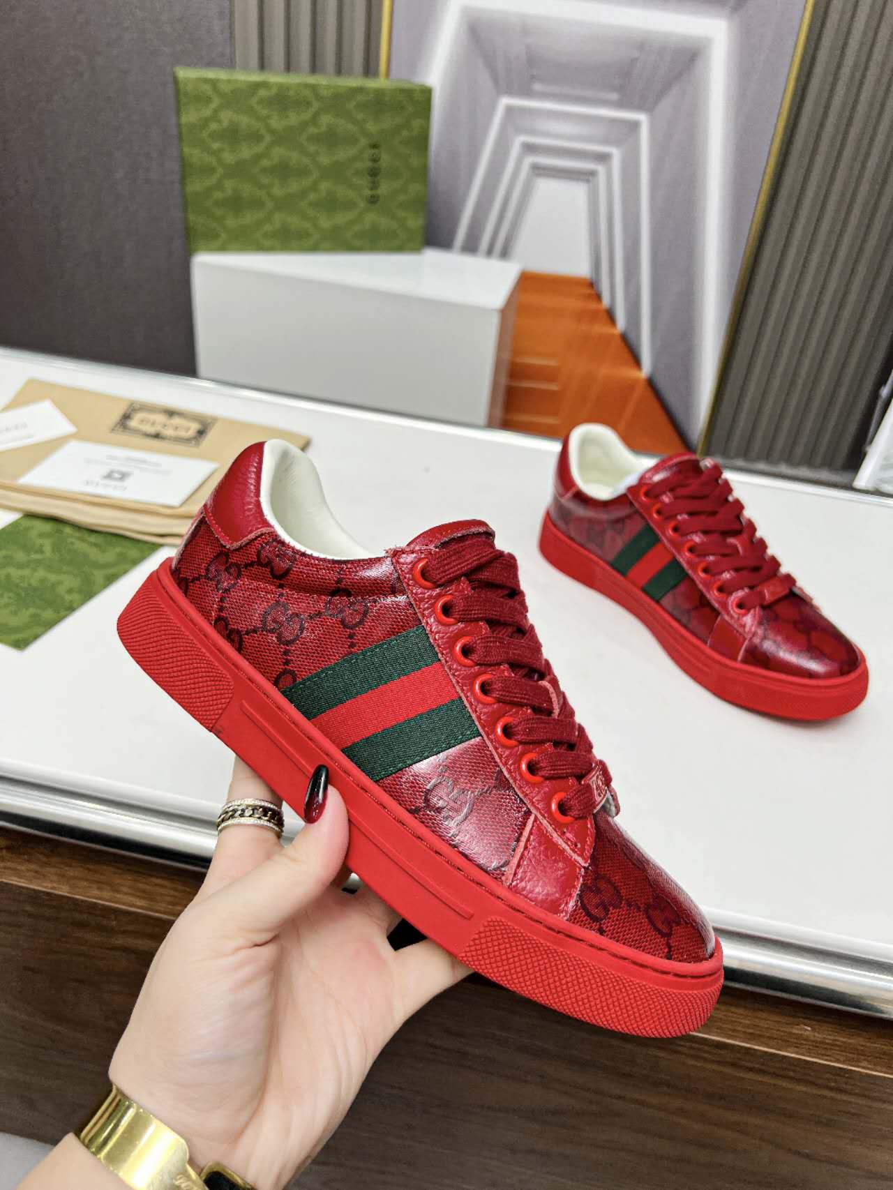 Gucci shoe