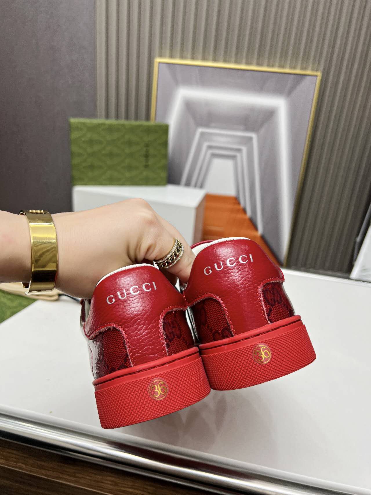 Gucci shoe