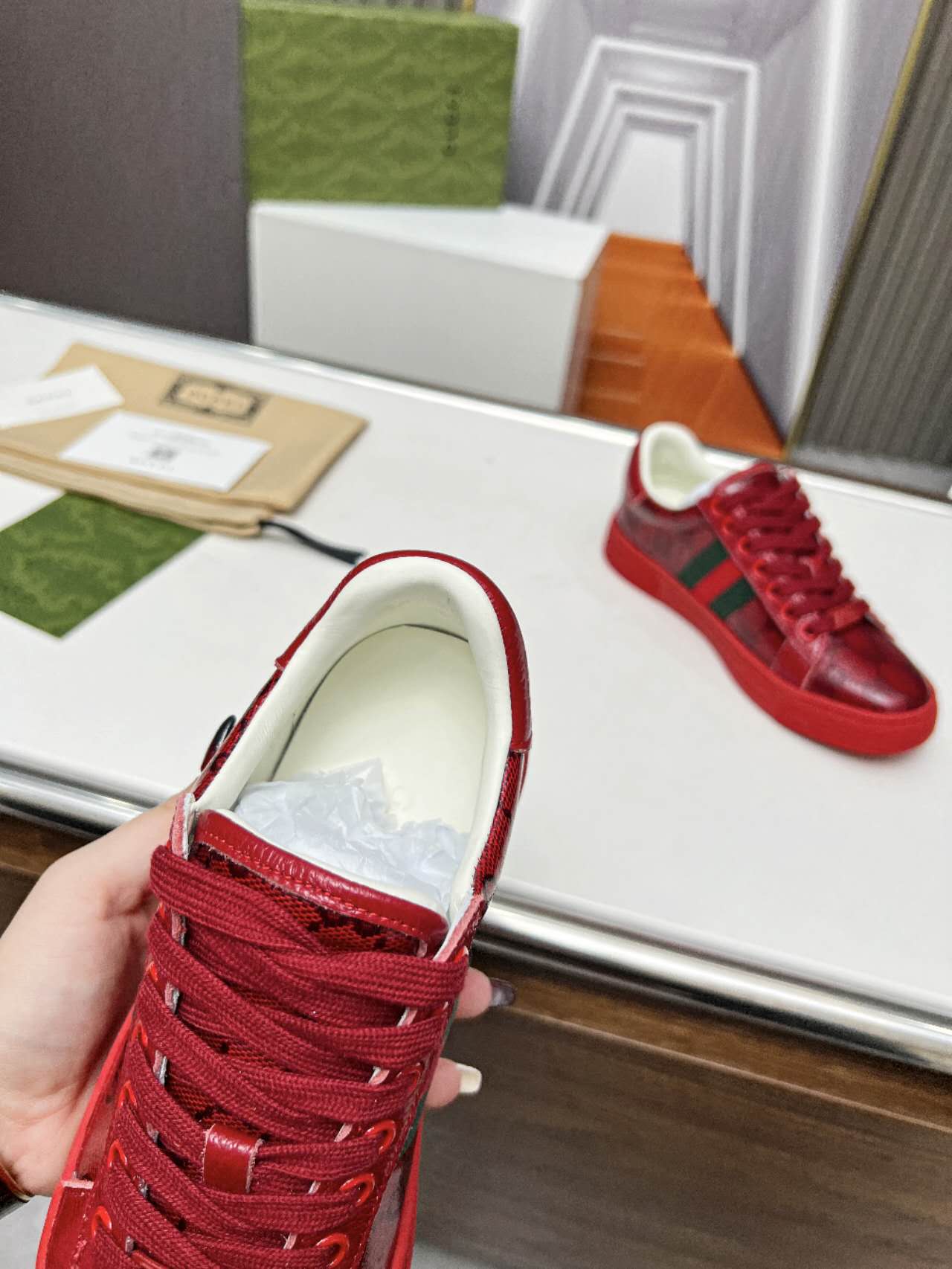 Gucci shoe