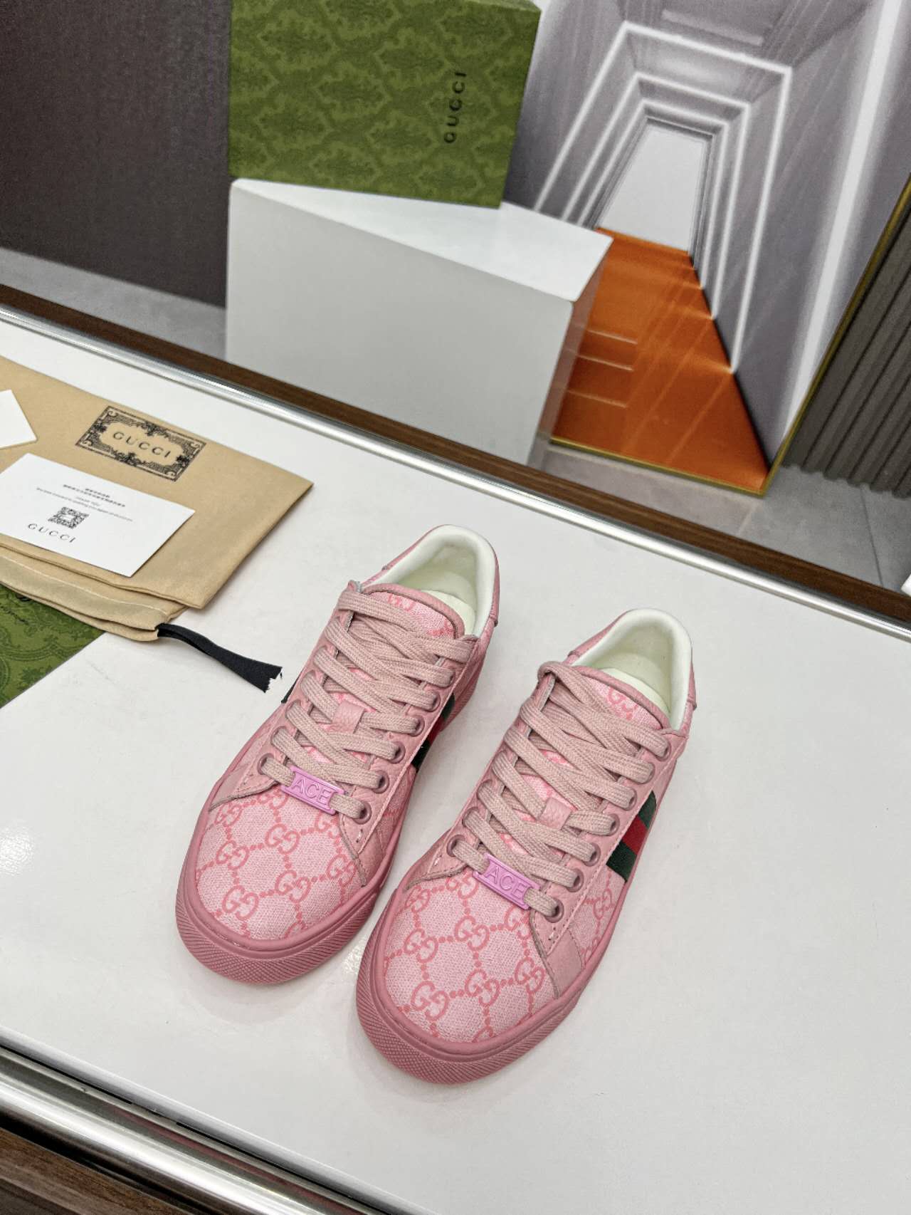 Gucci shoe