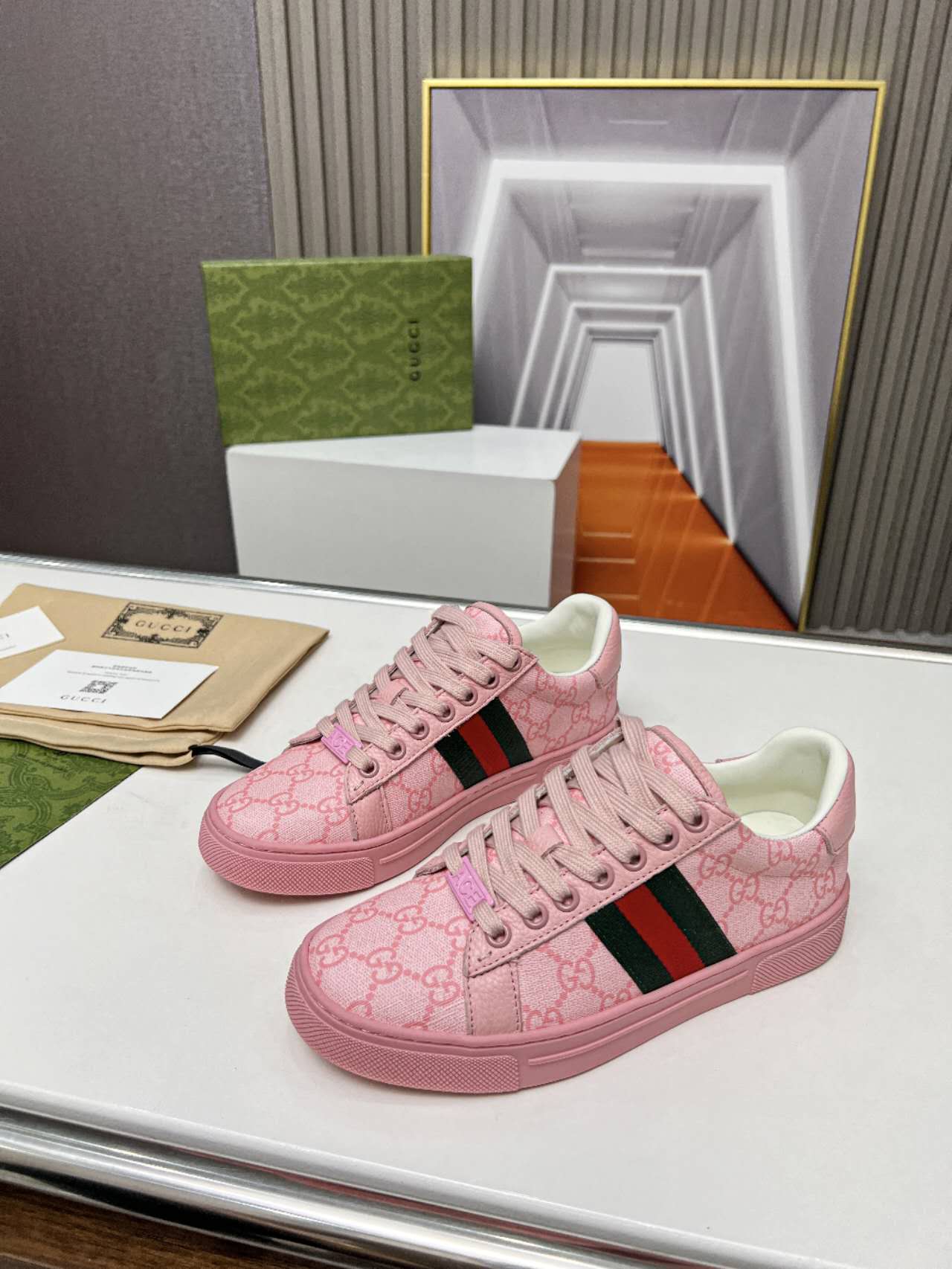 Gucci shoe