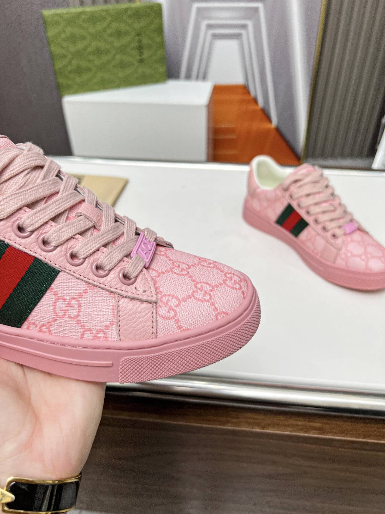 Gucci shoe