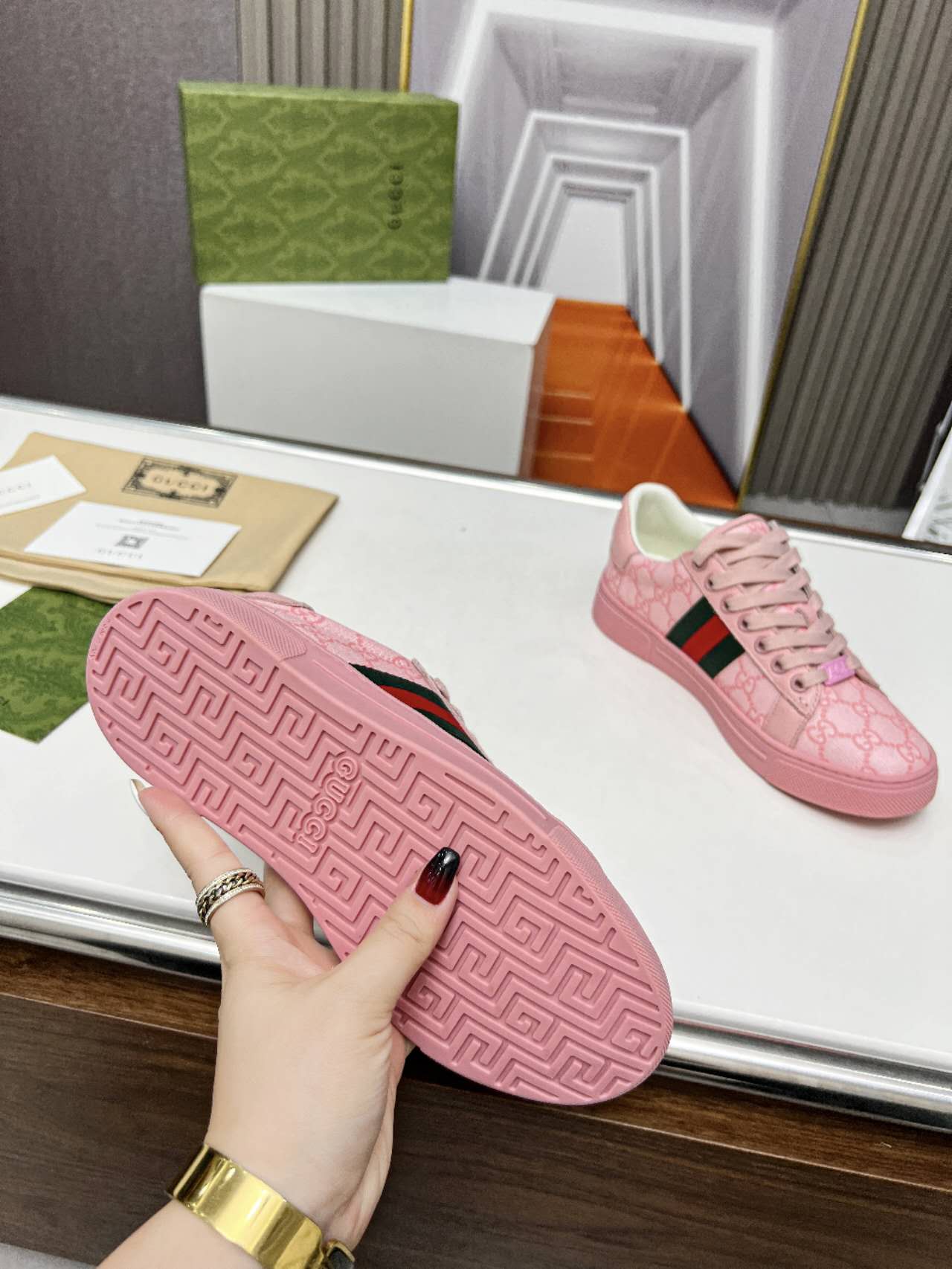 Gucci shoe