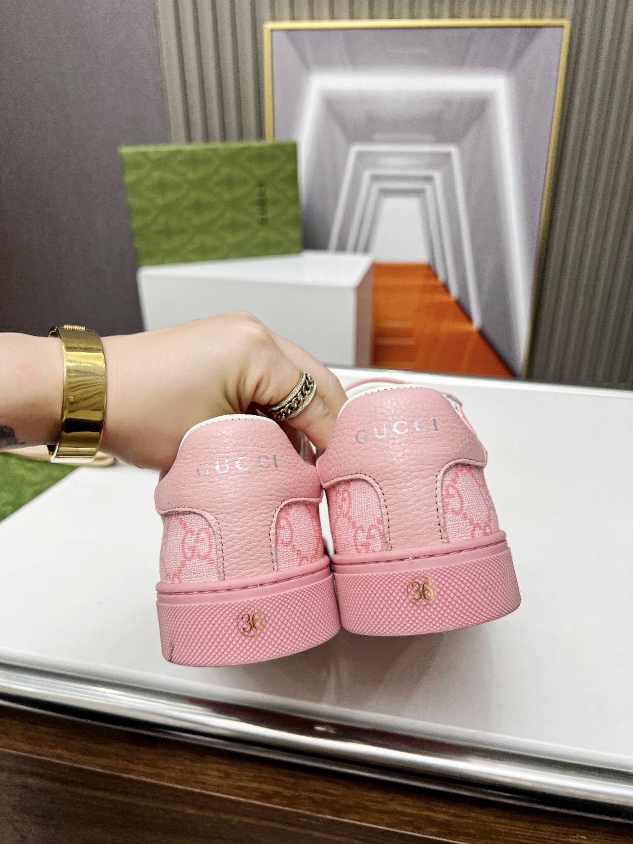 Gucci shoe