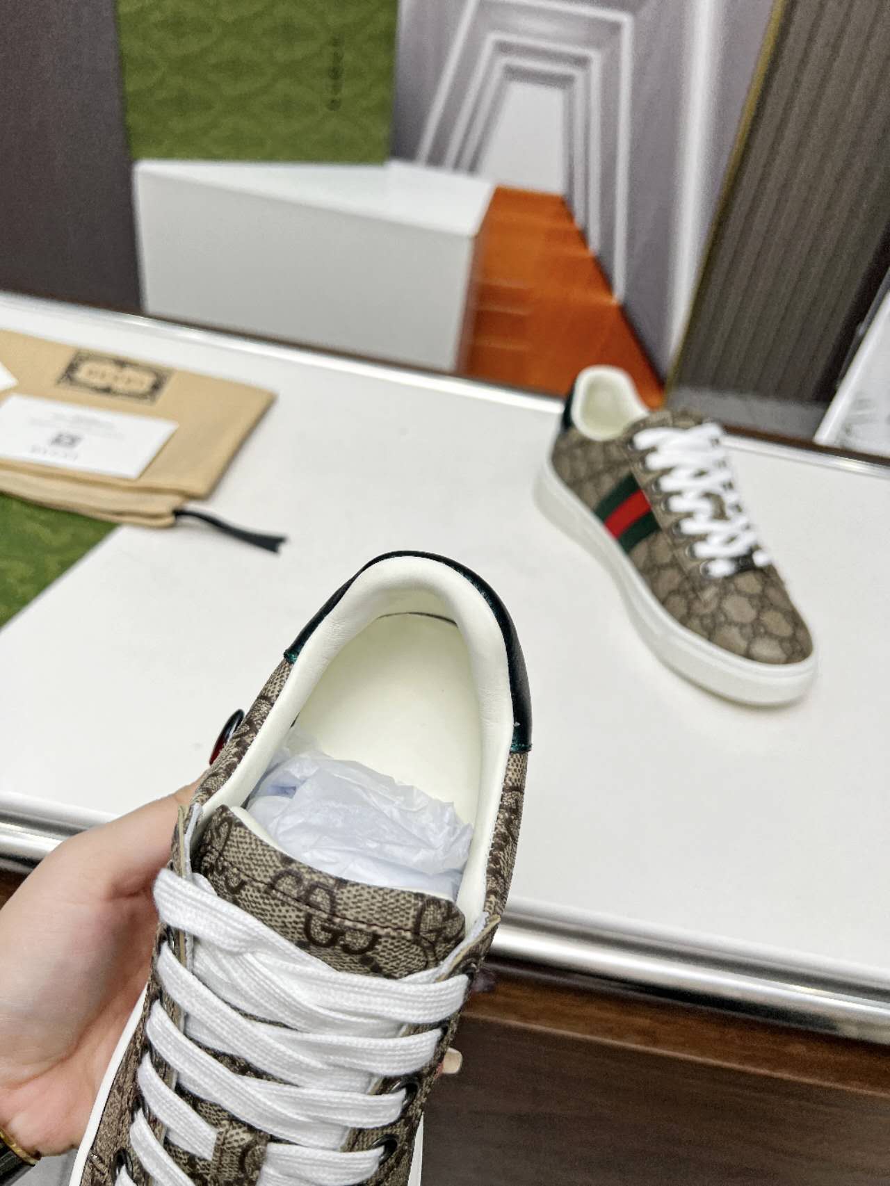 Gucci shoe