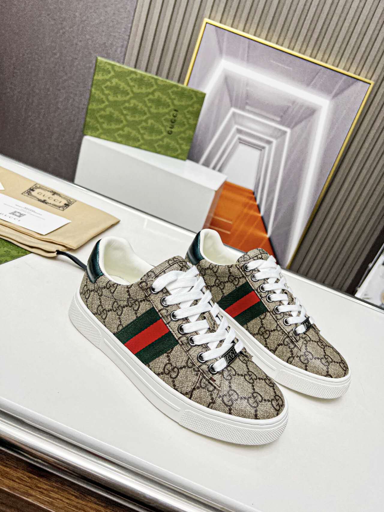 Gucci shoe