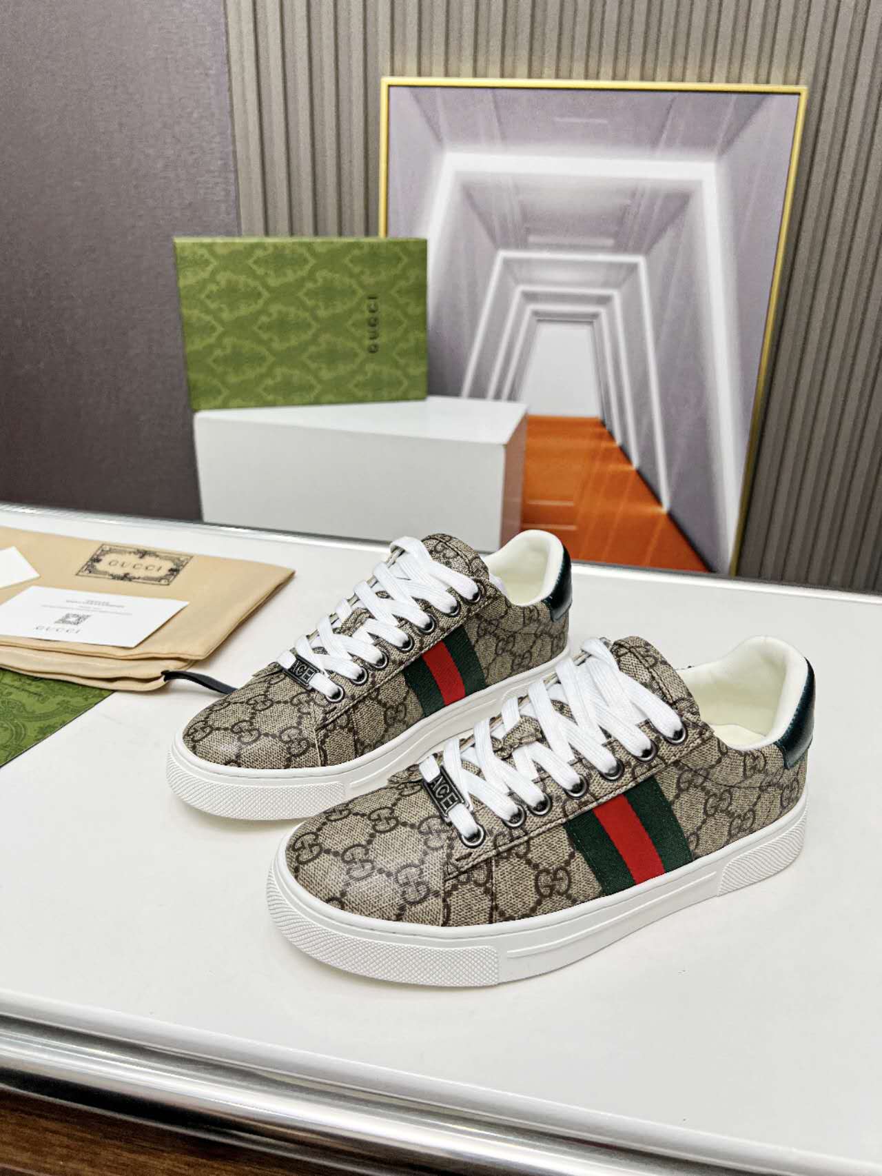 Gucci shoe