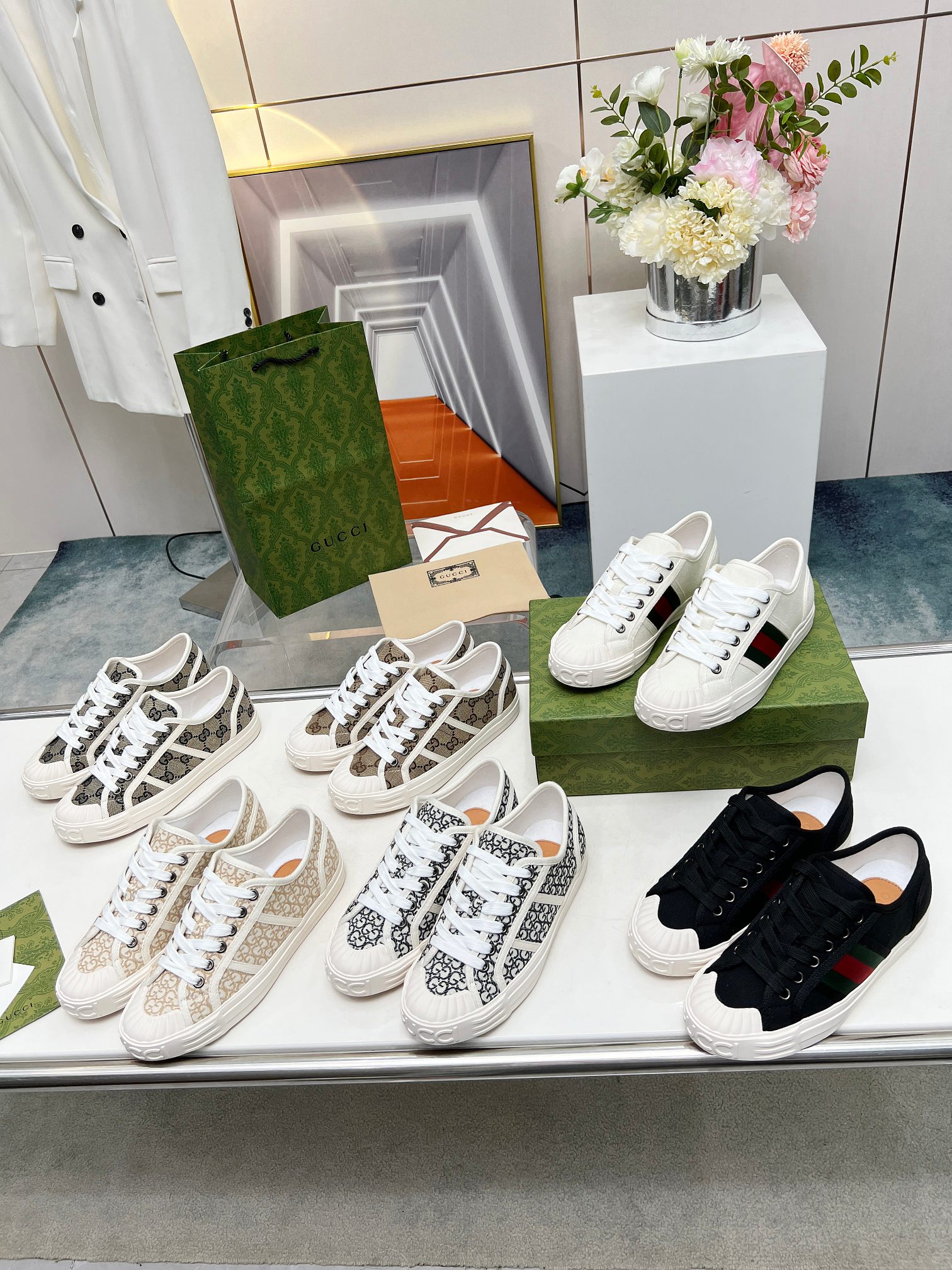 Gucci shoe