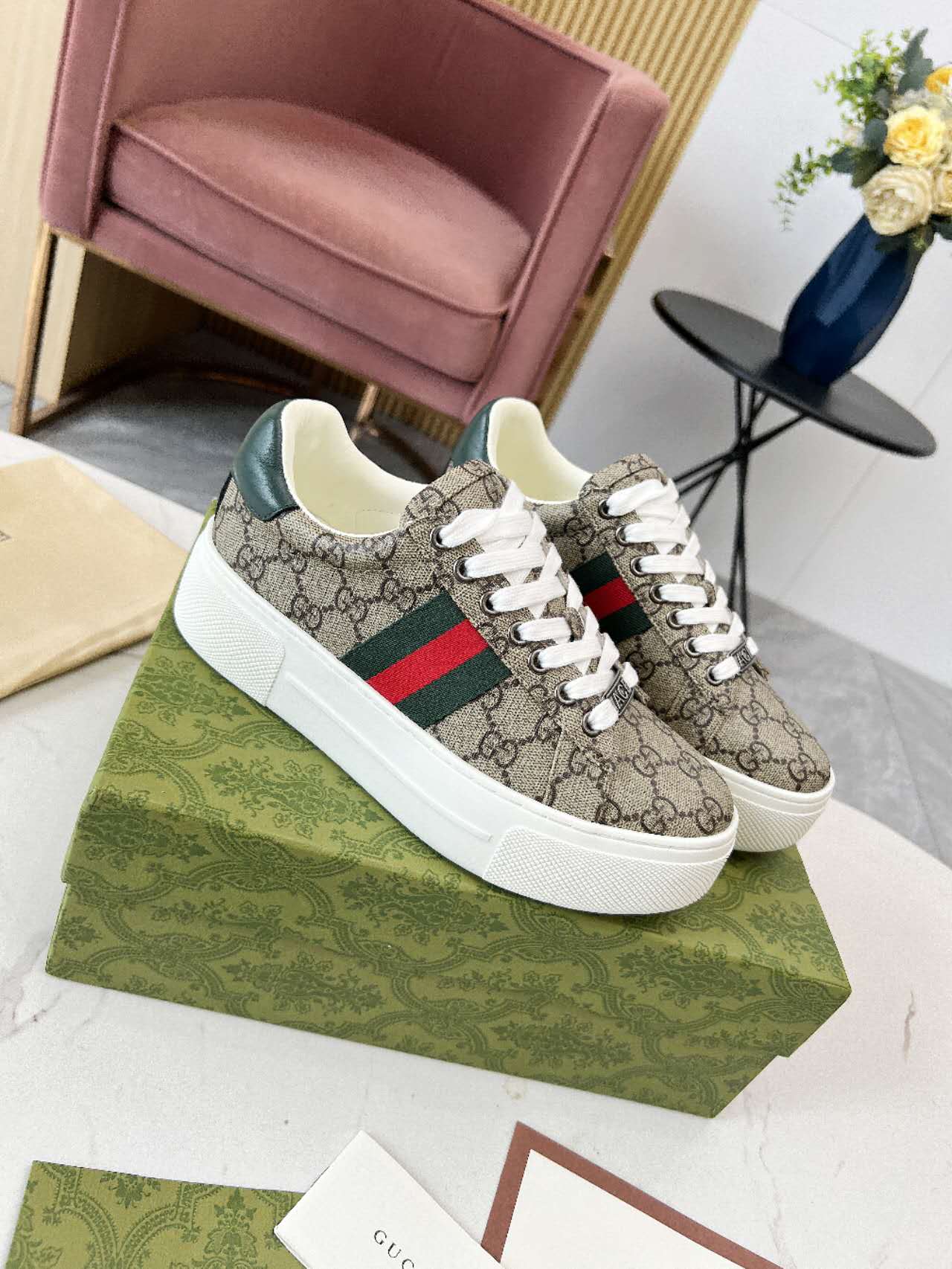 Gucci shoe