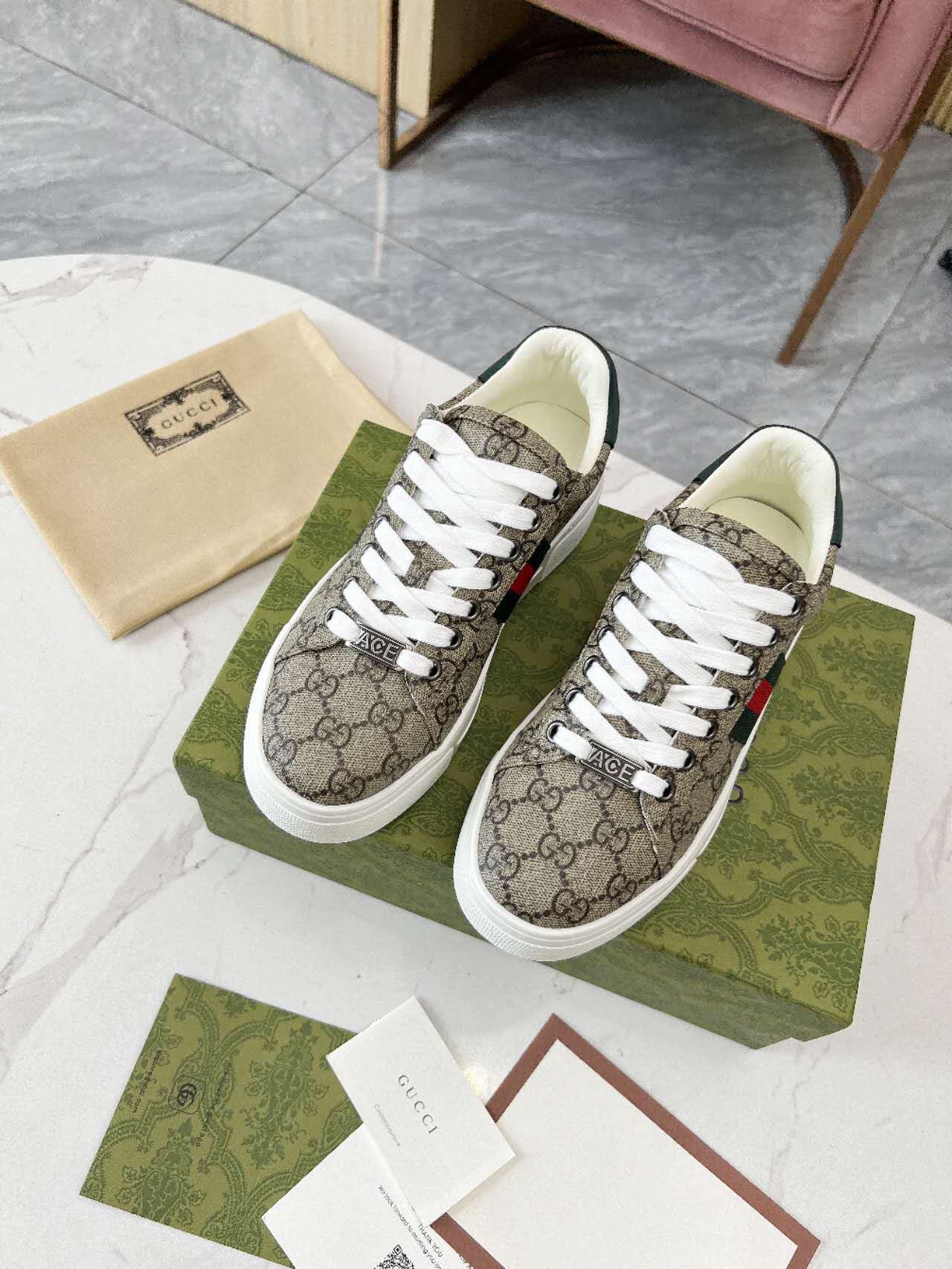 Gucci shoe