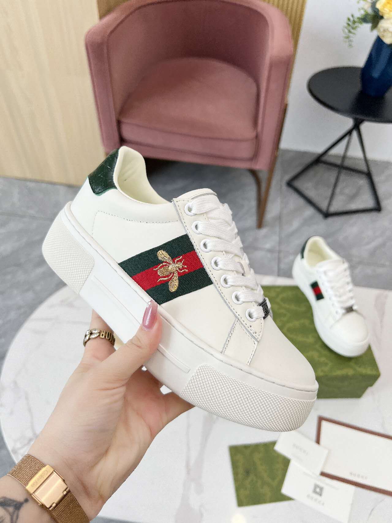 Gucci shoe