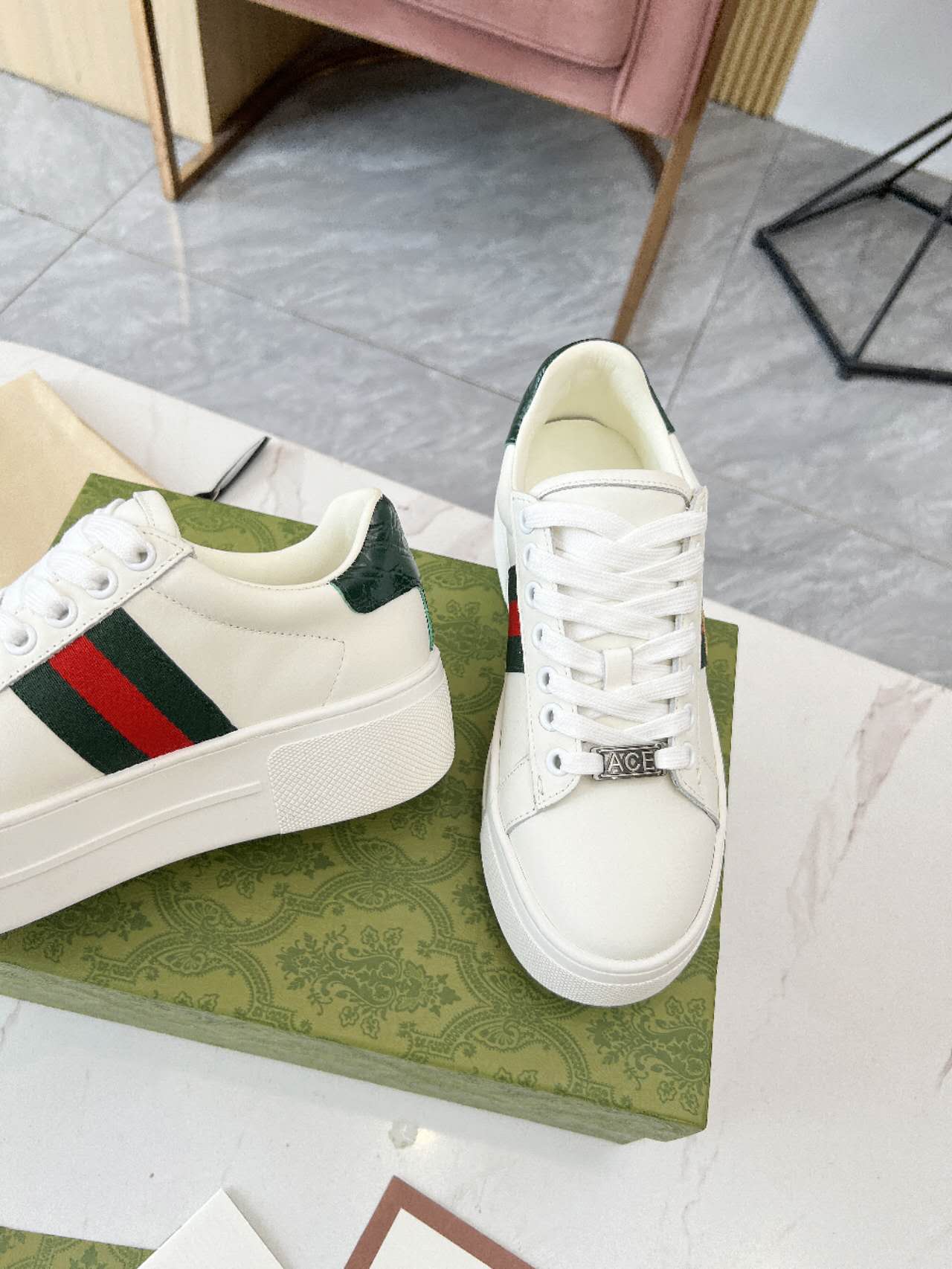Gucci shoe