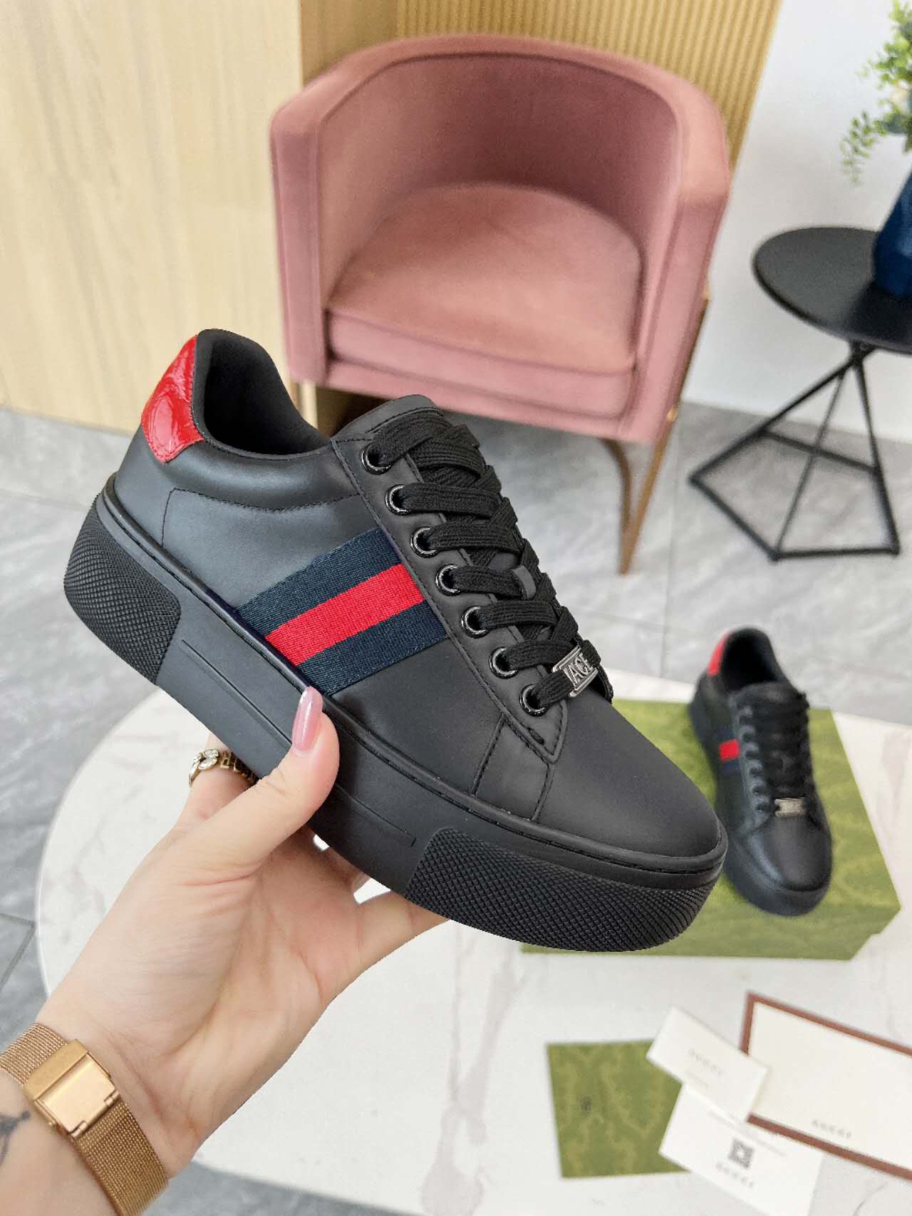 Gucci shoe