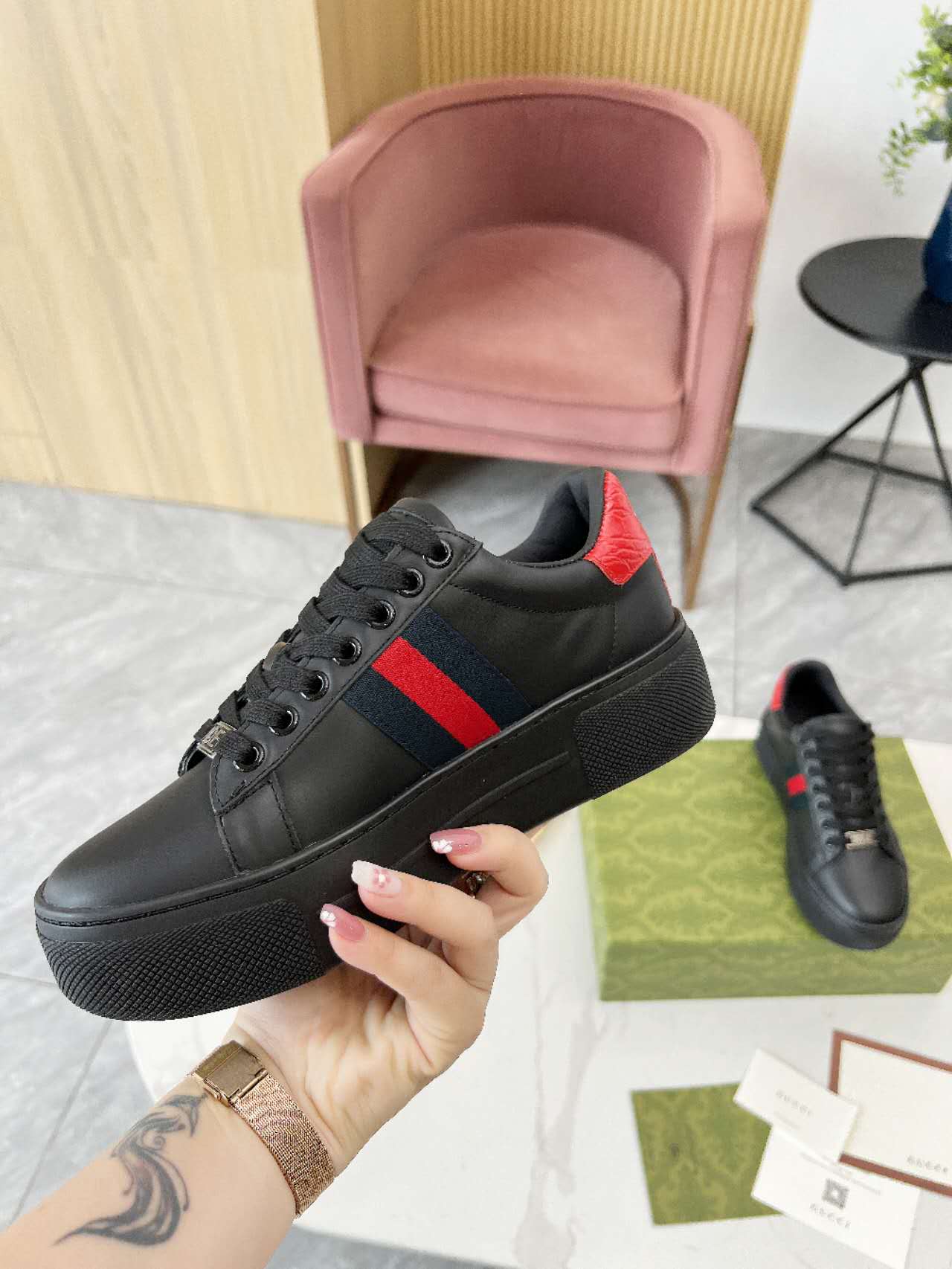 Gucci shoe