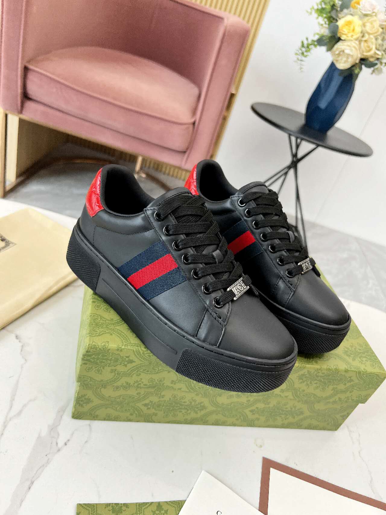 Gucci shoe