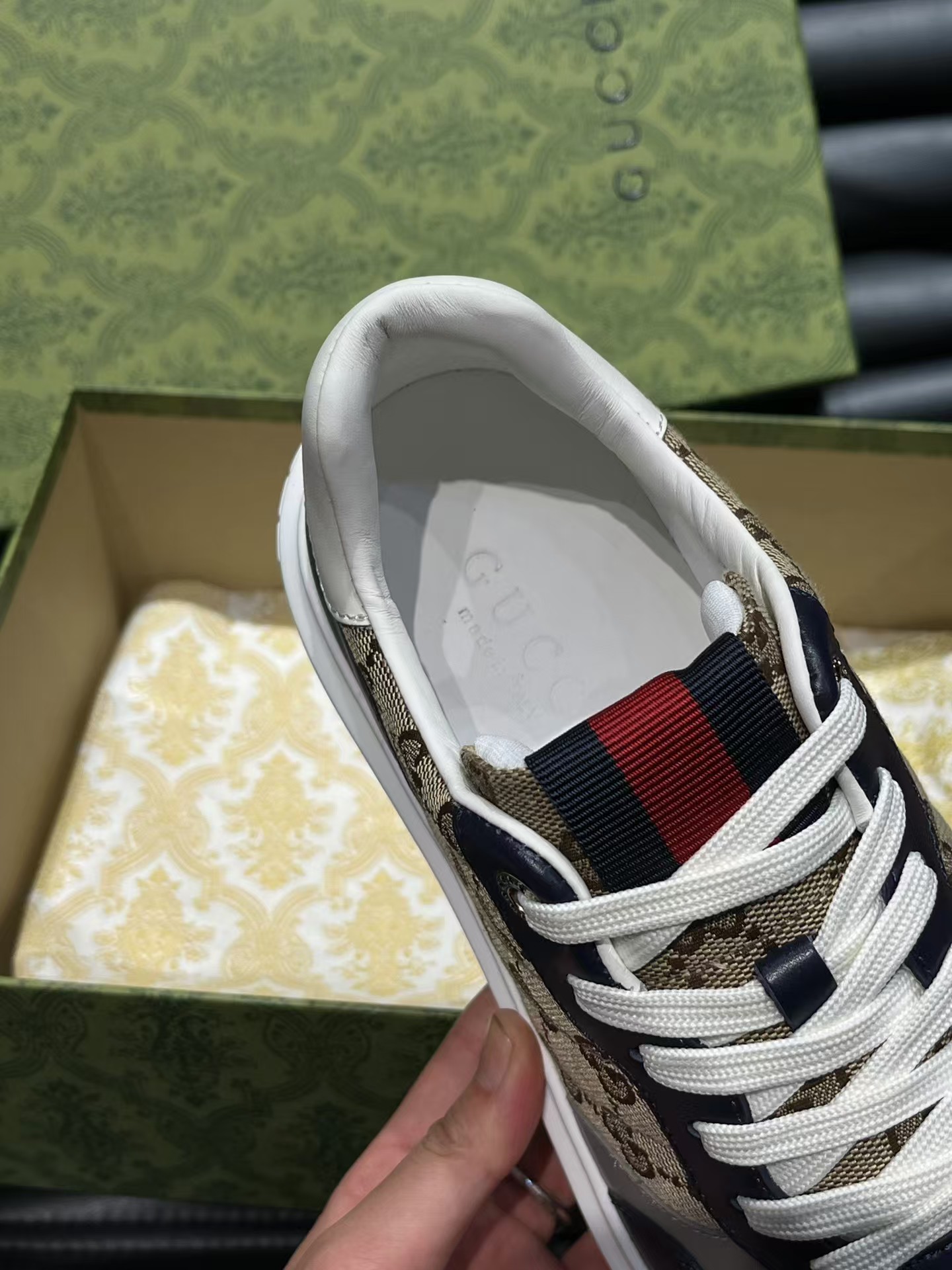 Gucci shoe