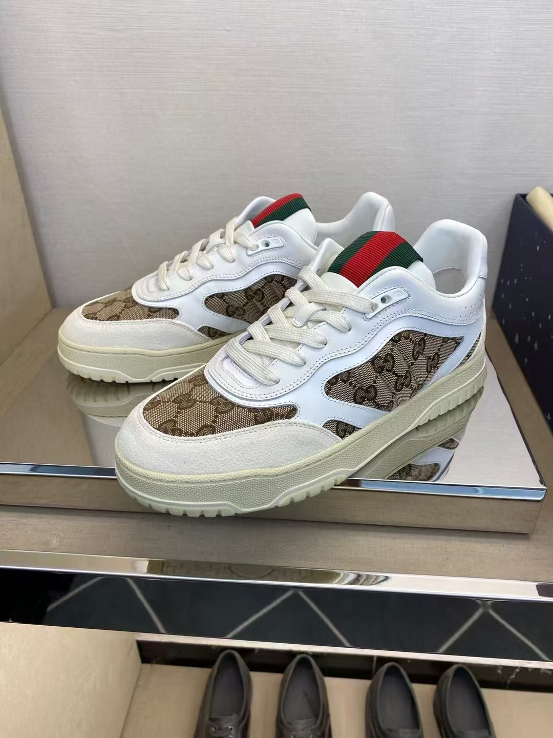 Gucci shoe