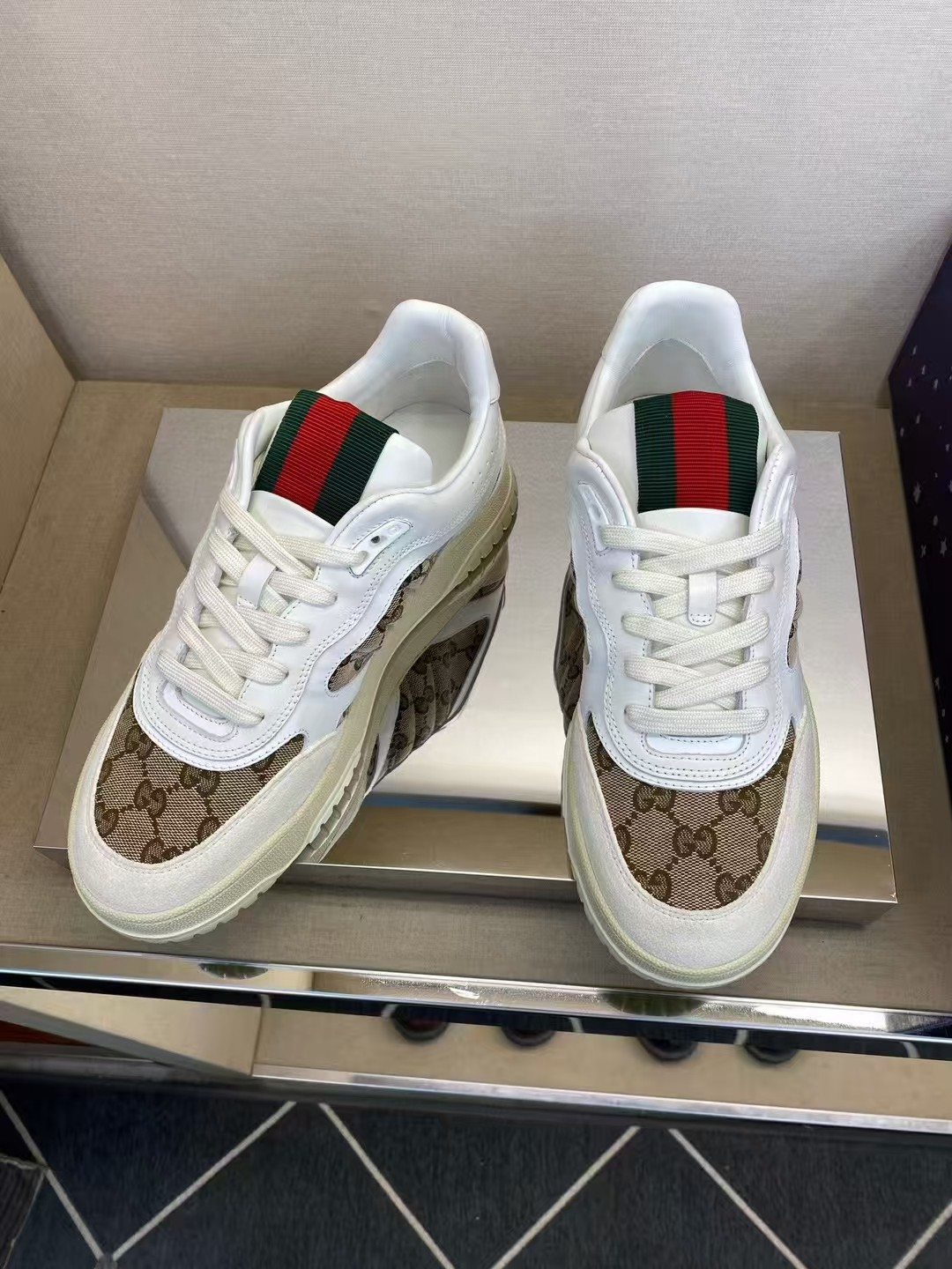 Gucci shoe