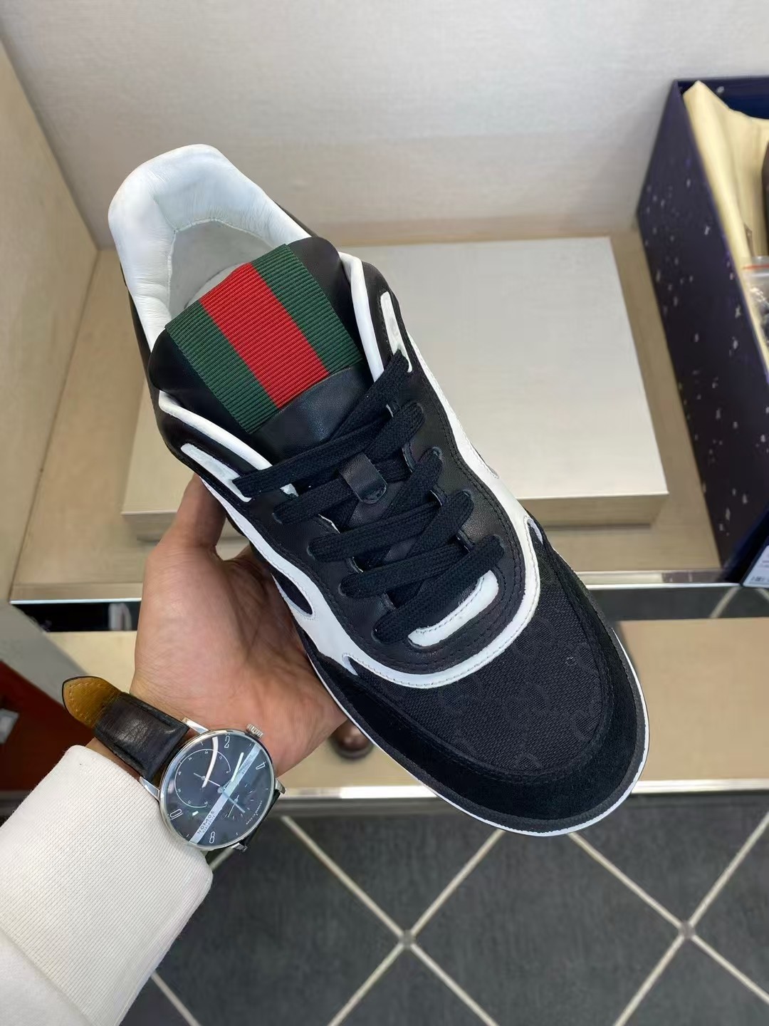 Gucci shoe