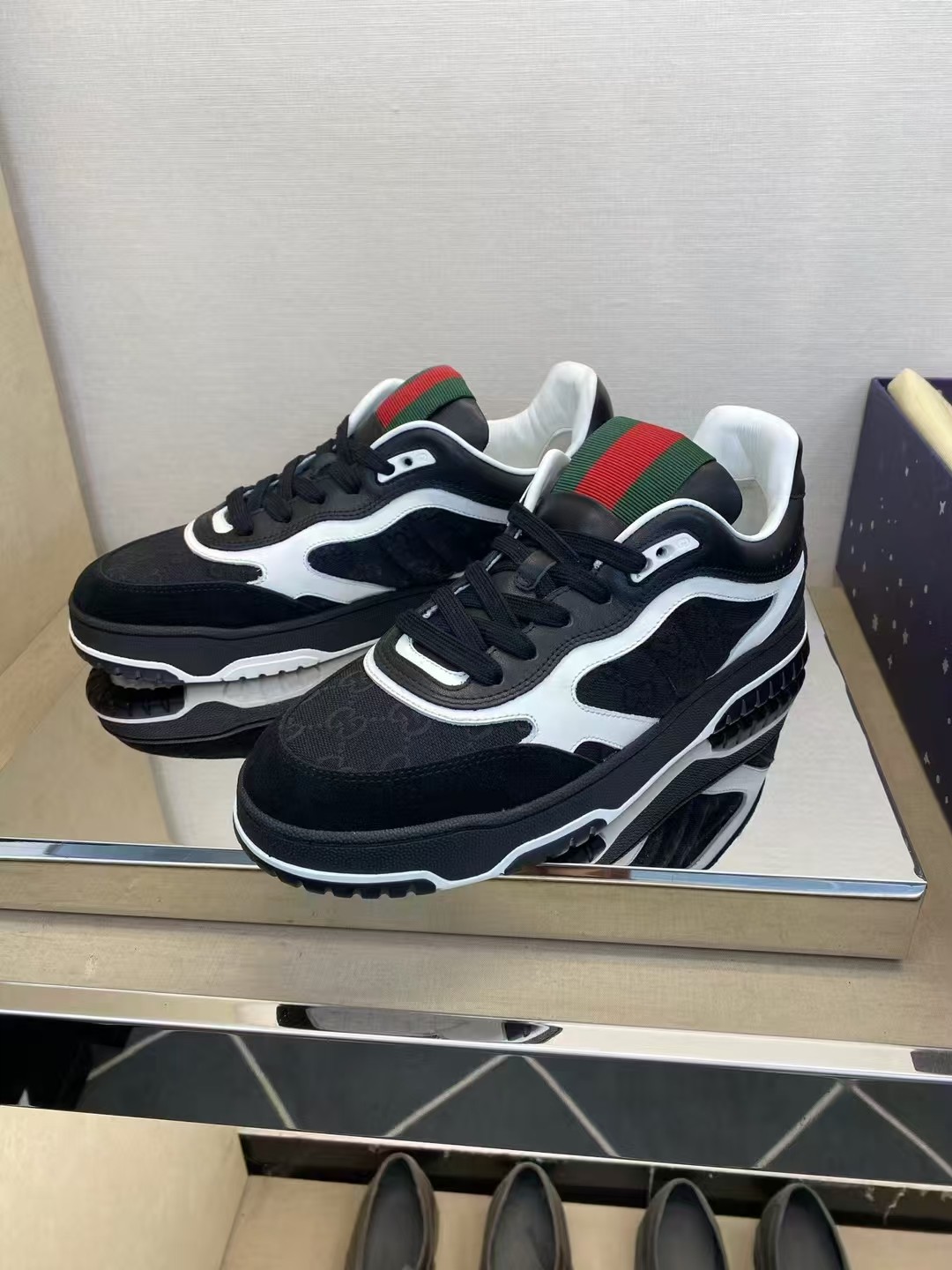 Gucci shoe