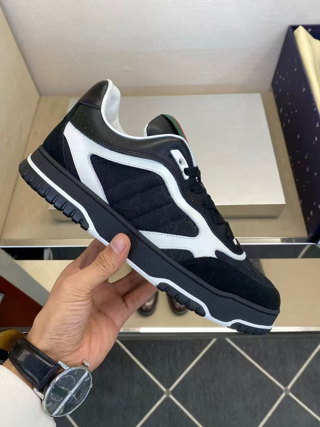Gucci shoe