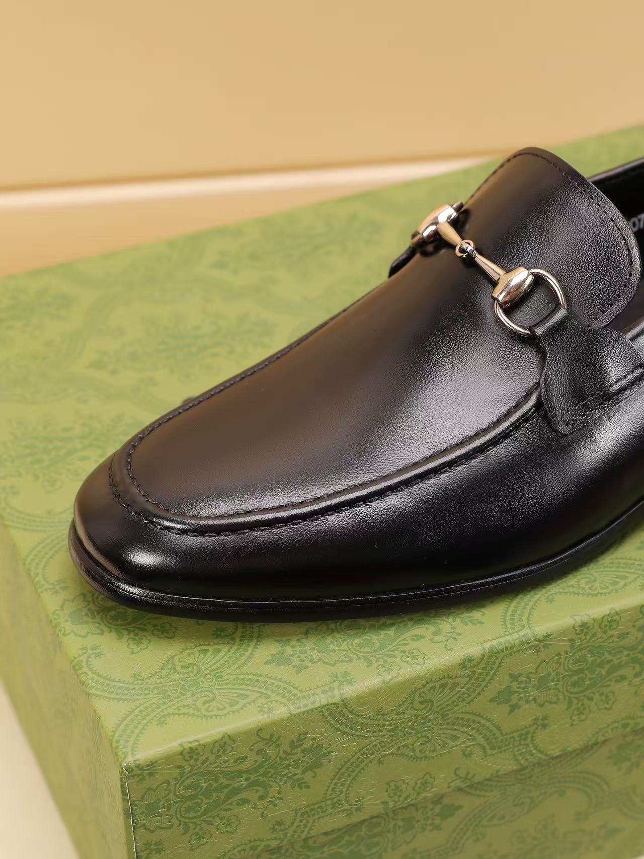 Gucci shoe