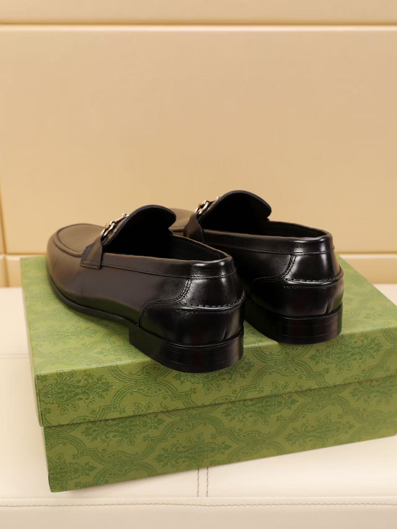 Gucci shoe