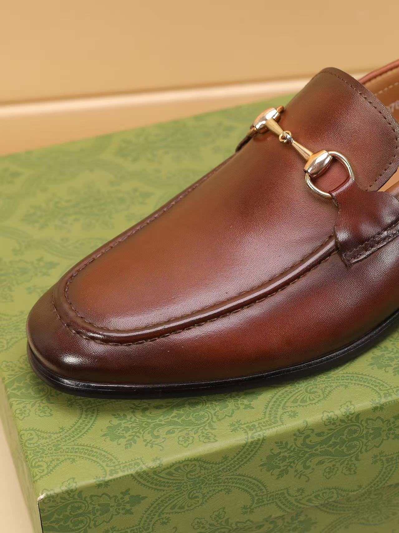 Gucci shoe