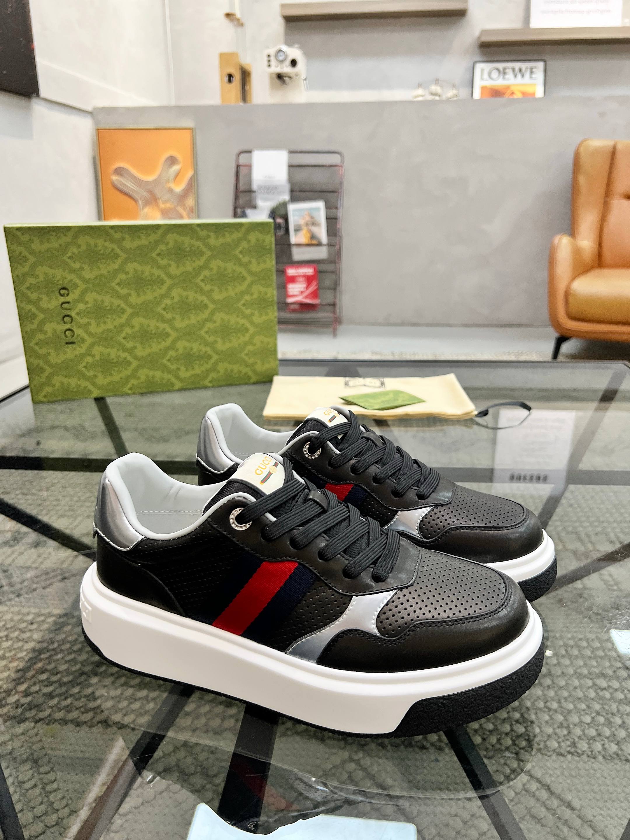 Gucci shoe
