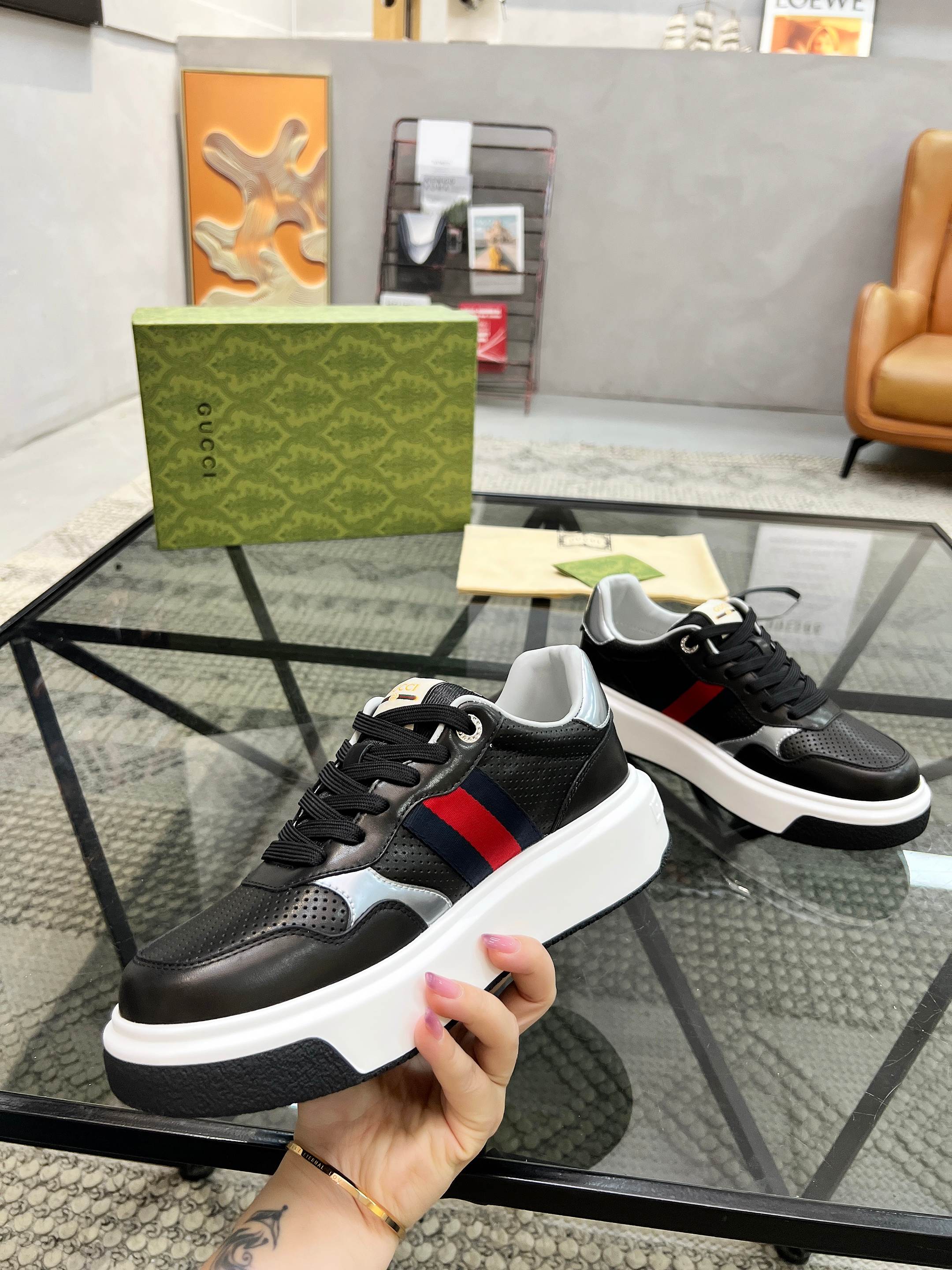 Gucci shoe