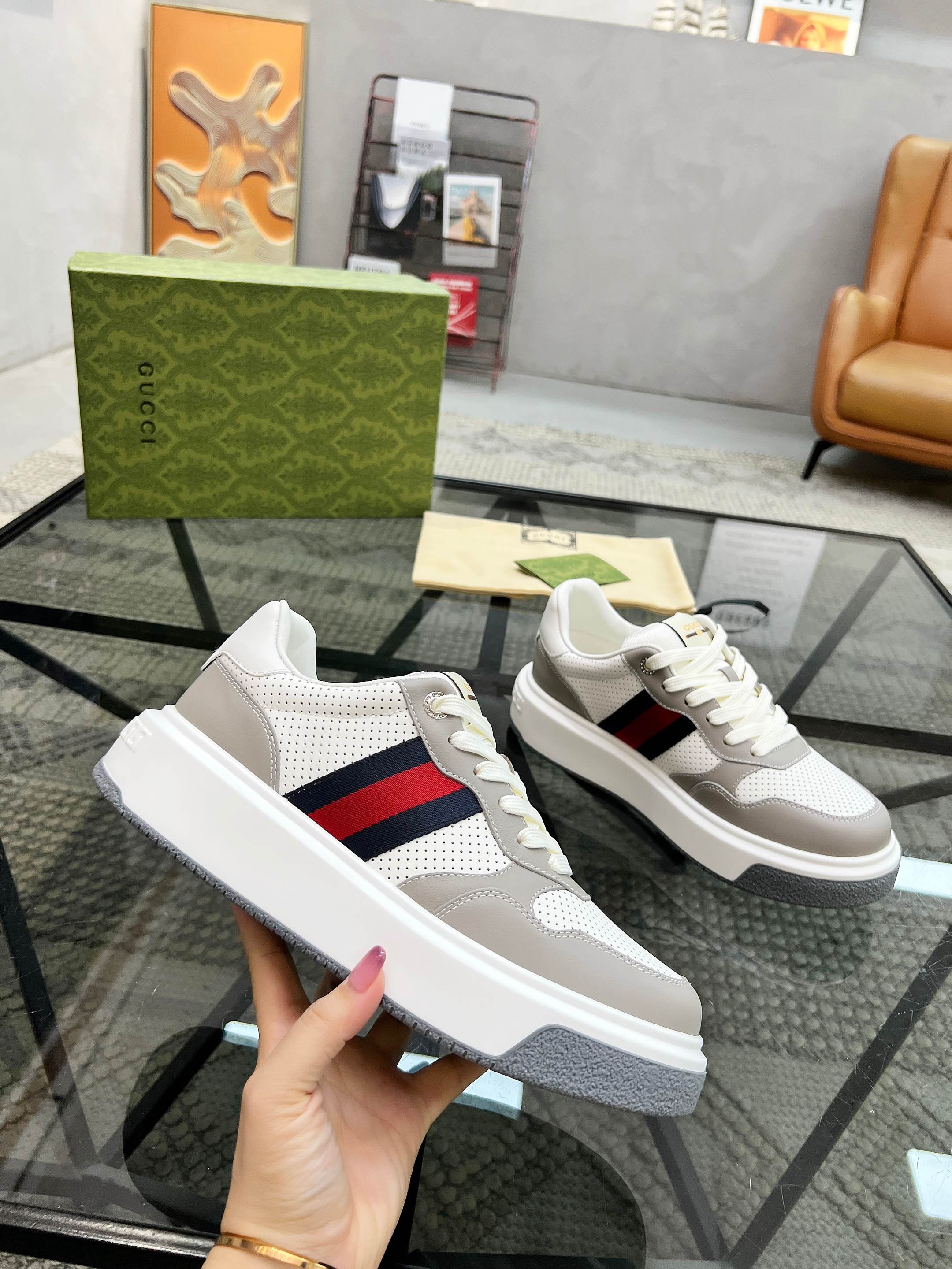 Gucci shoe