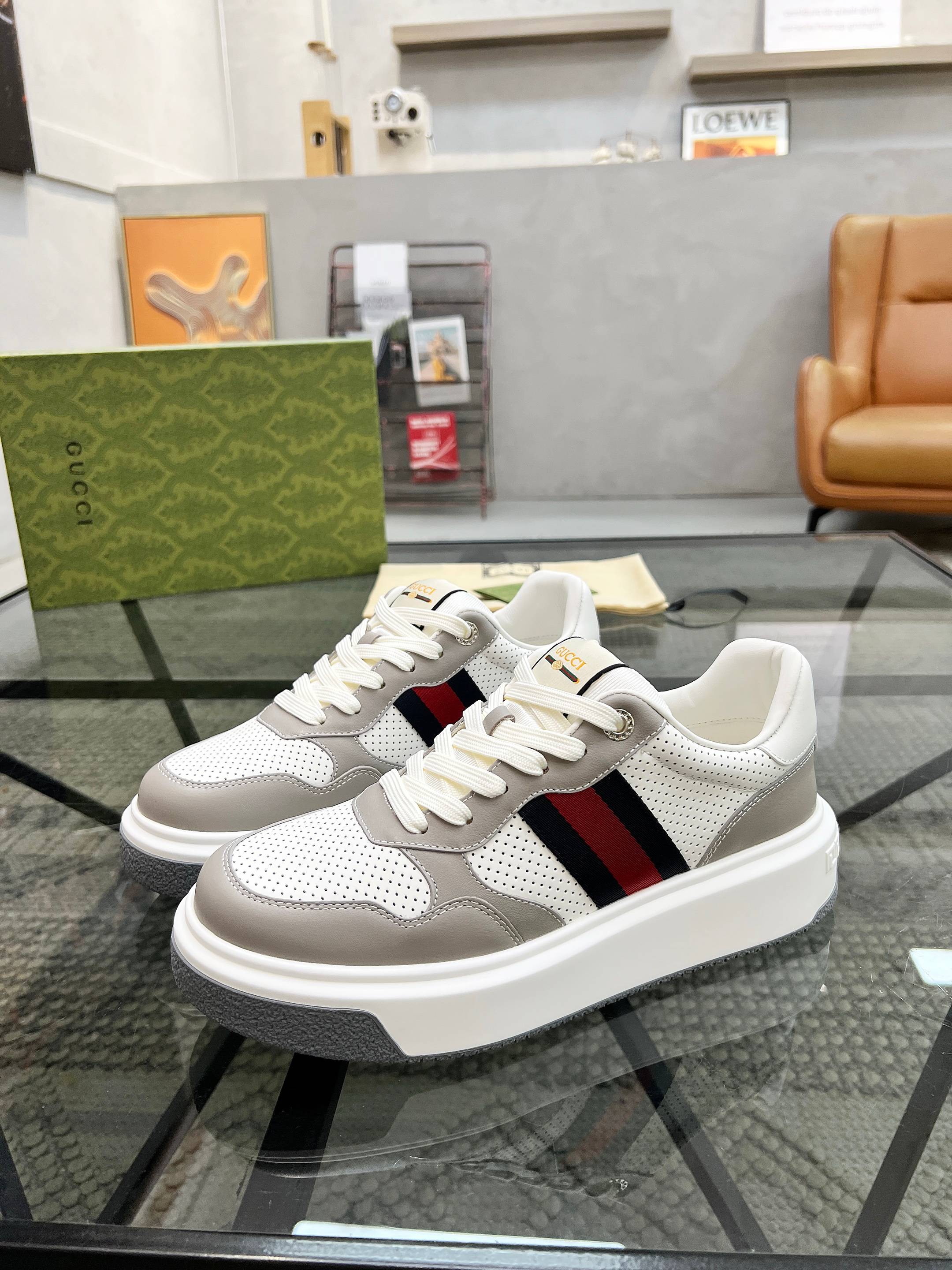 Gucci shoe
