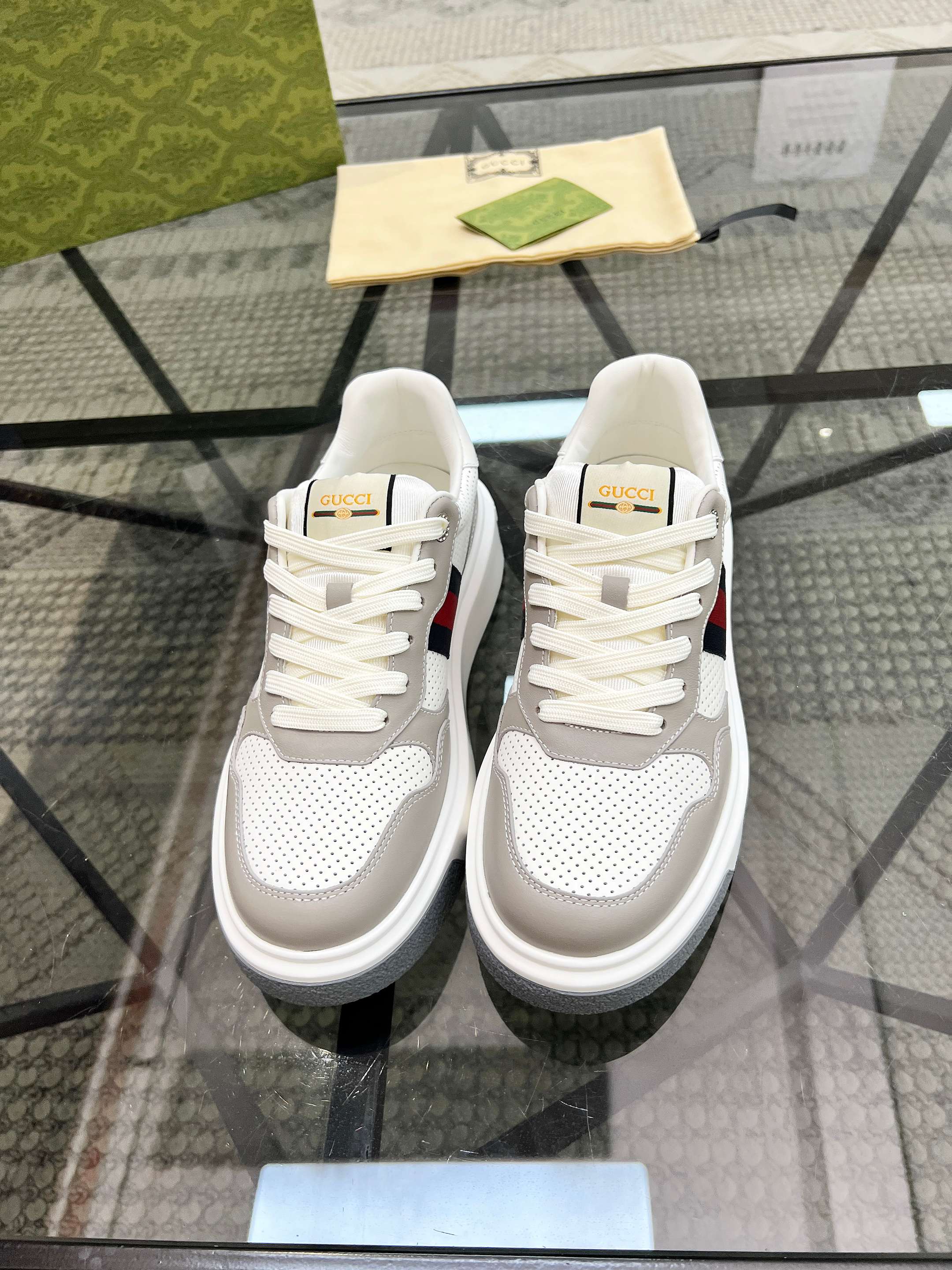 Gucci shoe
