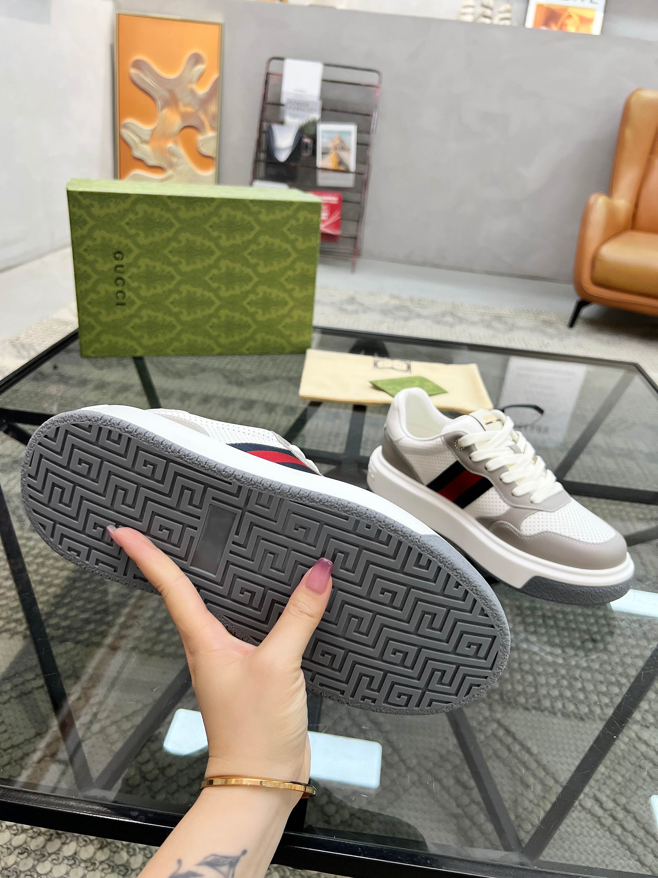 Gucci shoe