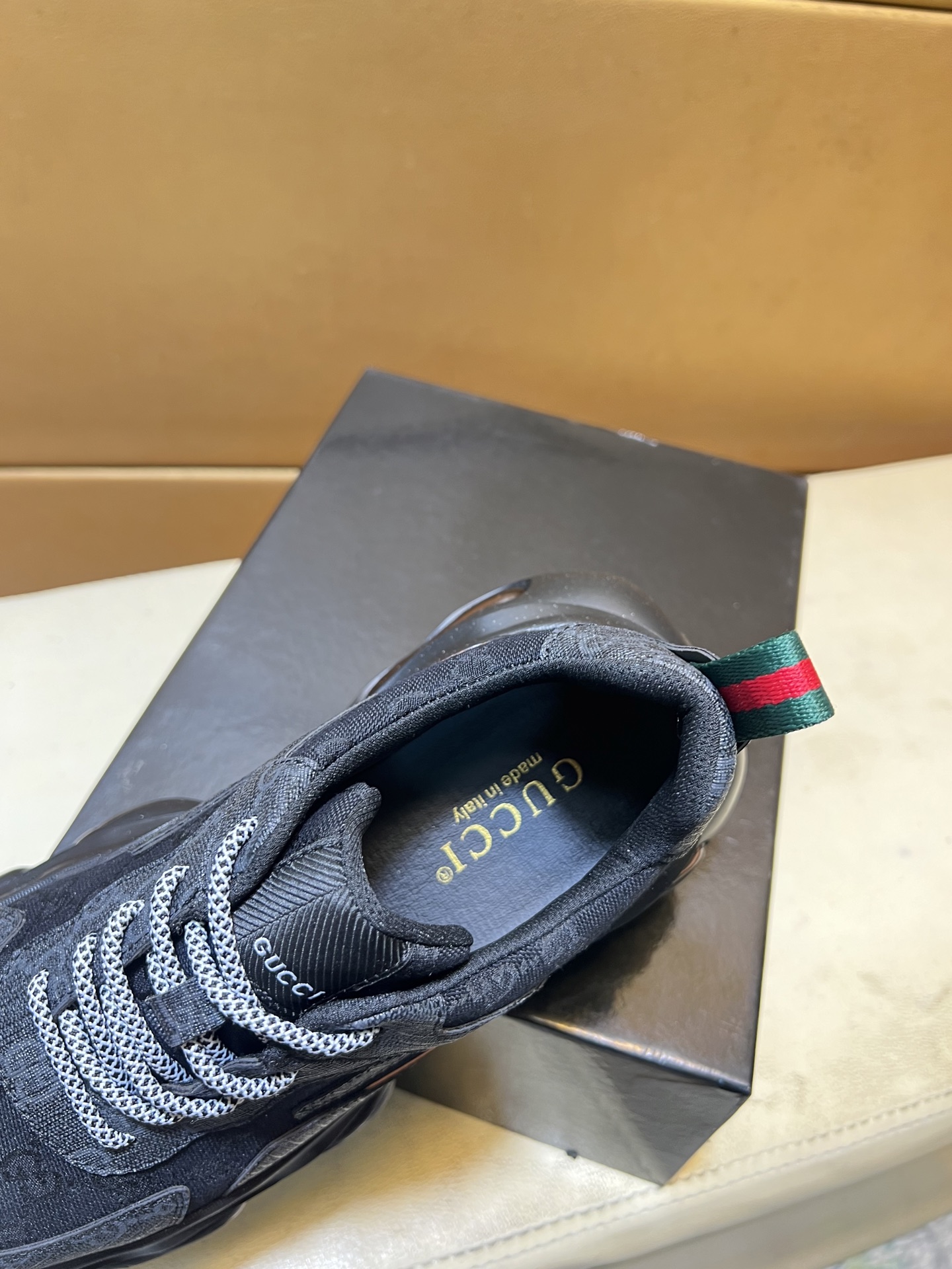 Gucci shoe