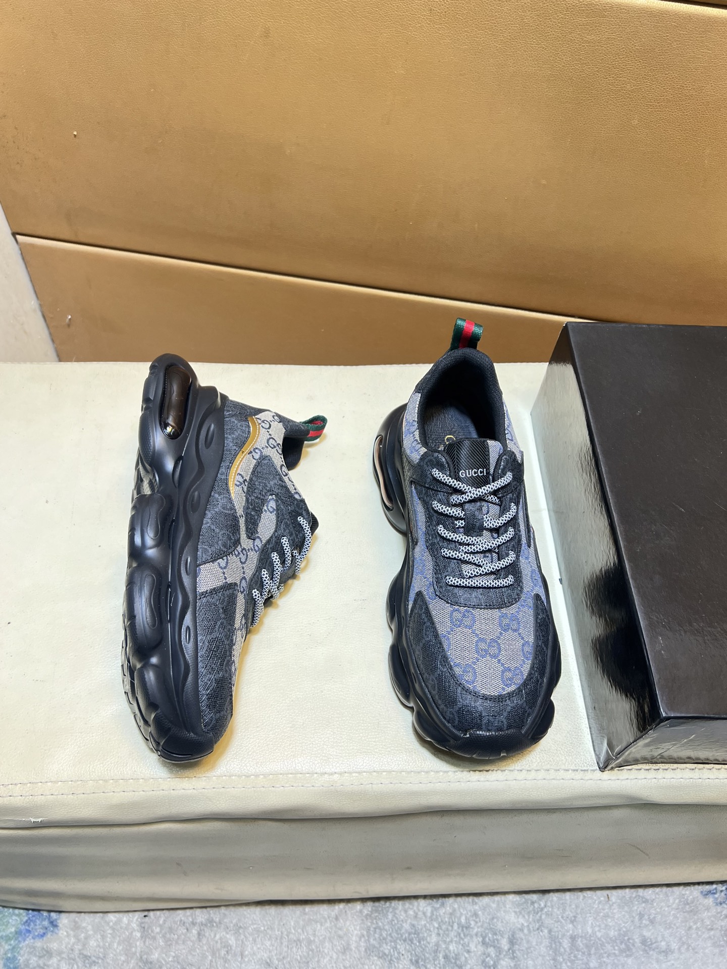 Gucci shoe