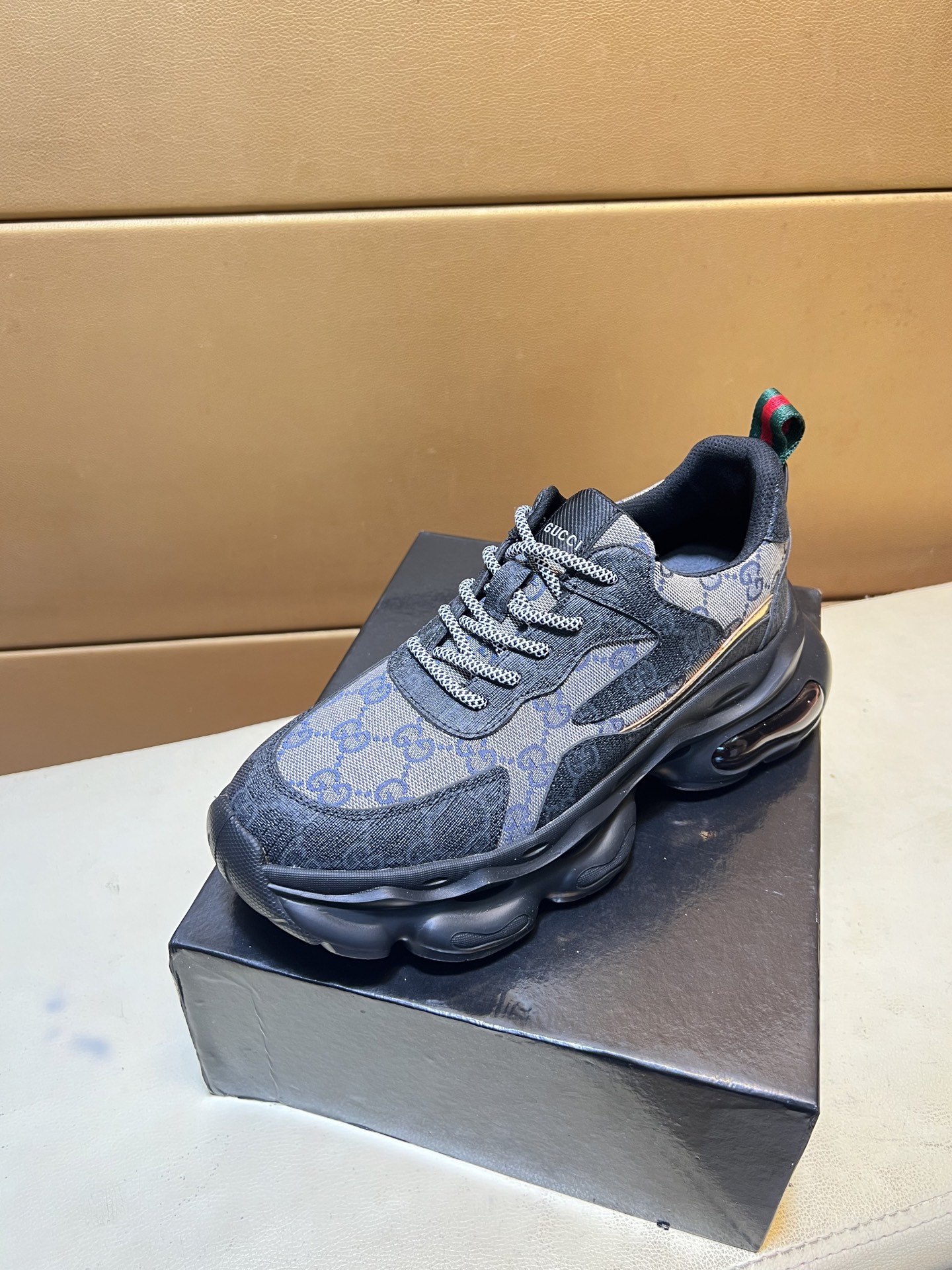 Gucci shoe