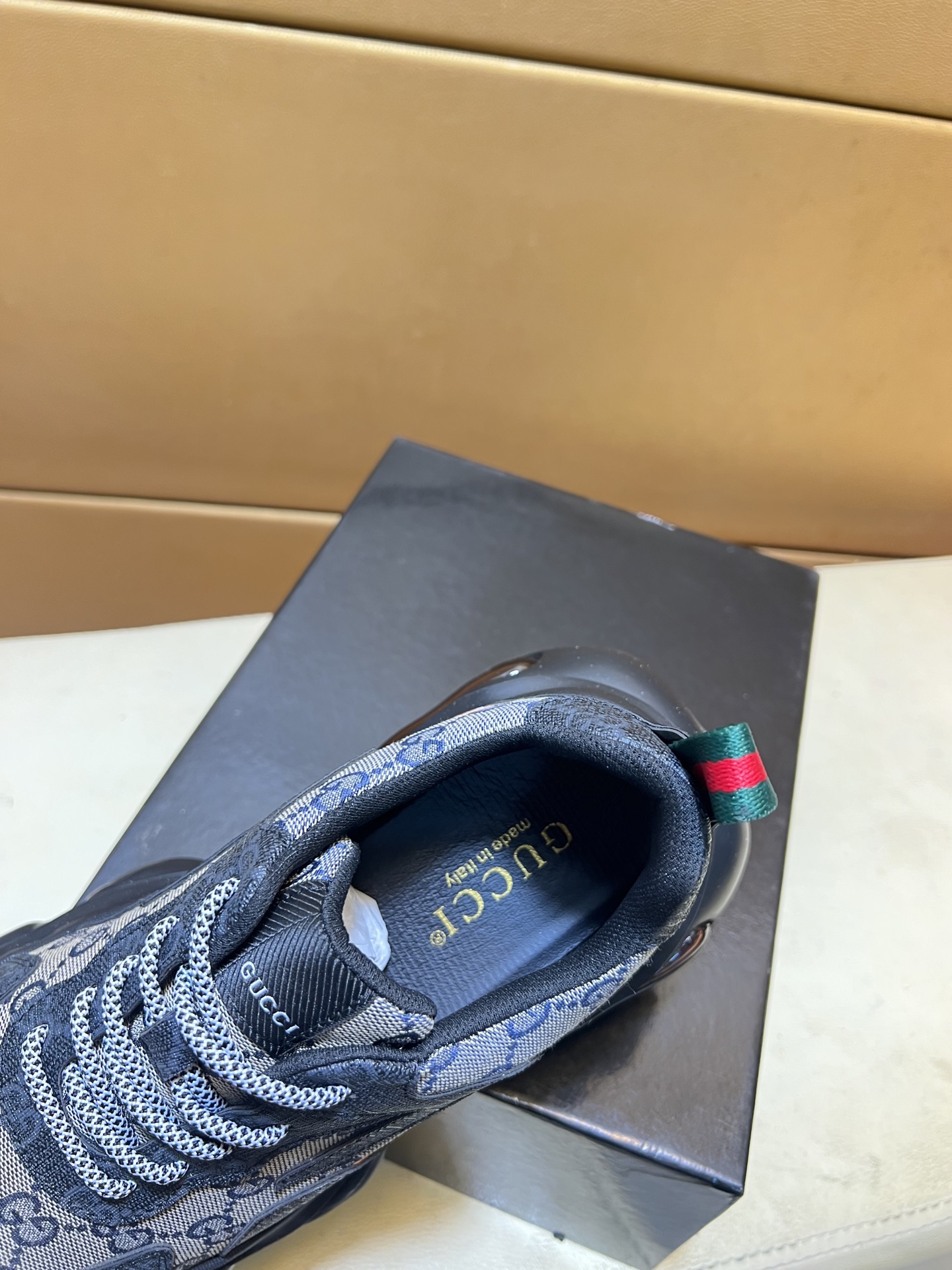 Gucci shoe