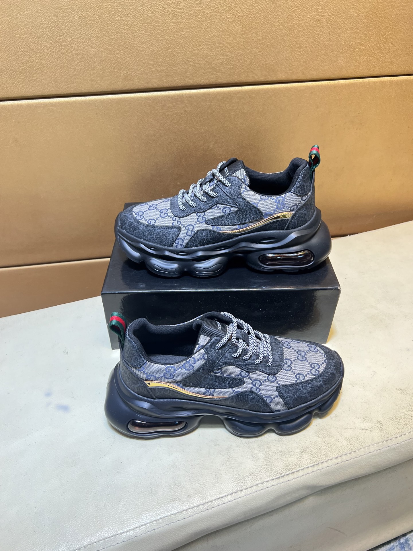 Gucci shoe